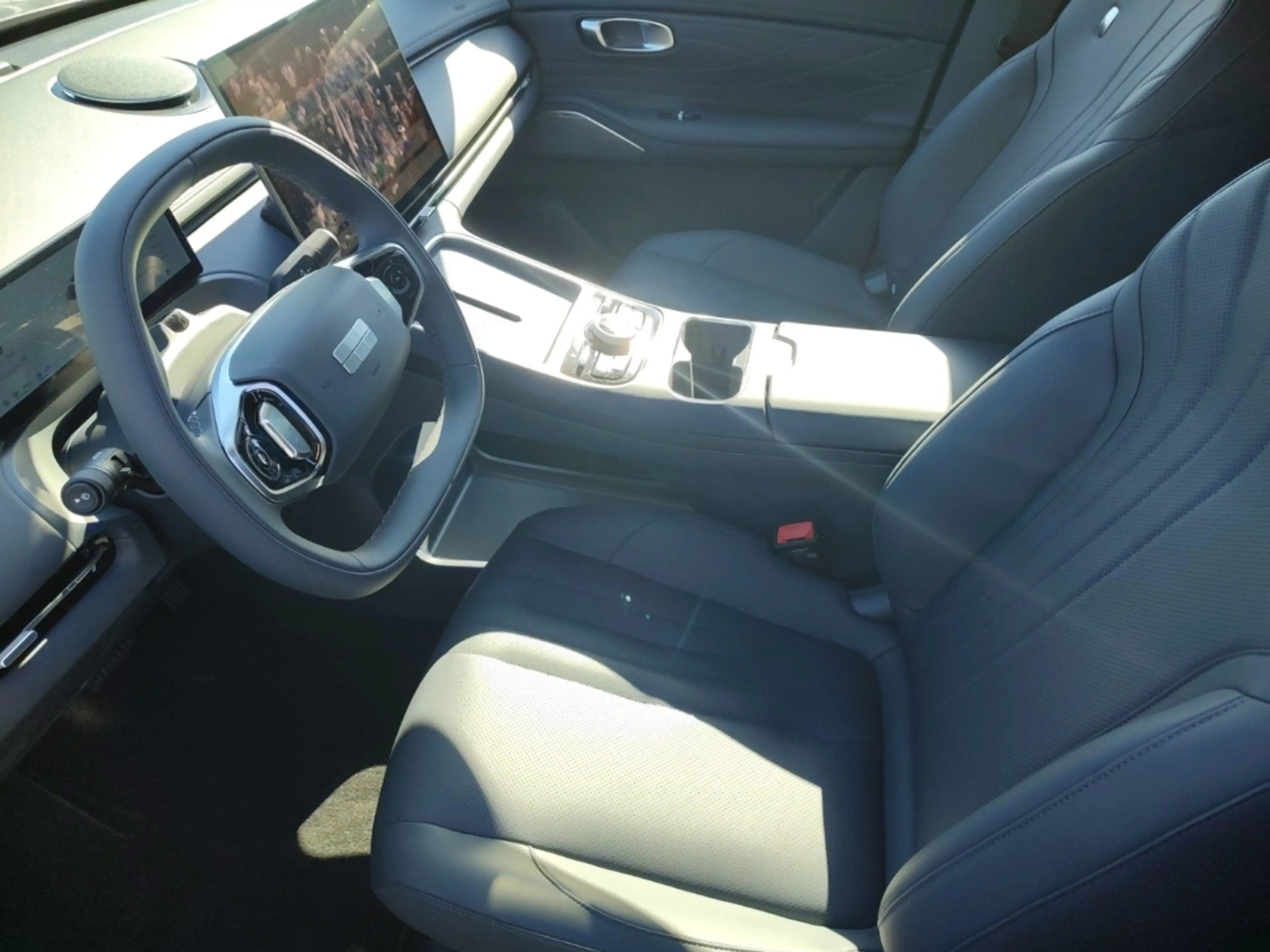 Geely Starray EM-i MAX+ PANO Massage LEDER HUD Autom Klimaaut NAVI  A — photo 8