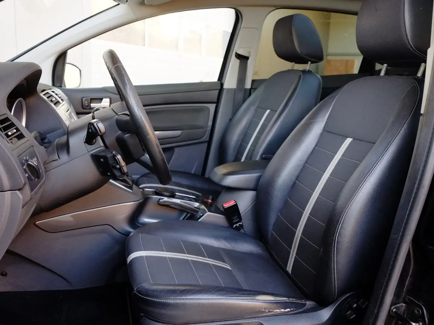 Ford Kuga Titanium 4x4 2.Hd Klima Panoramadach 6-Gang 2.Hand Negru - 2