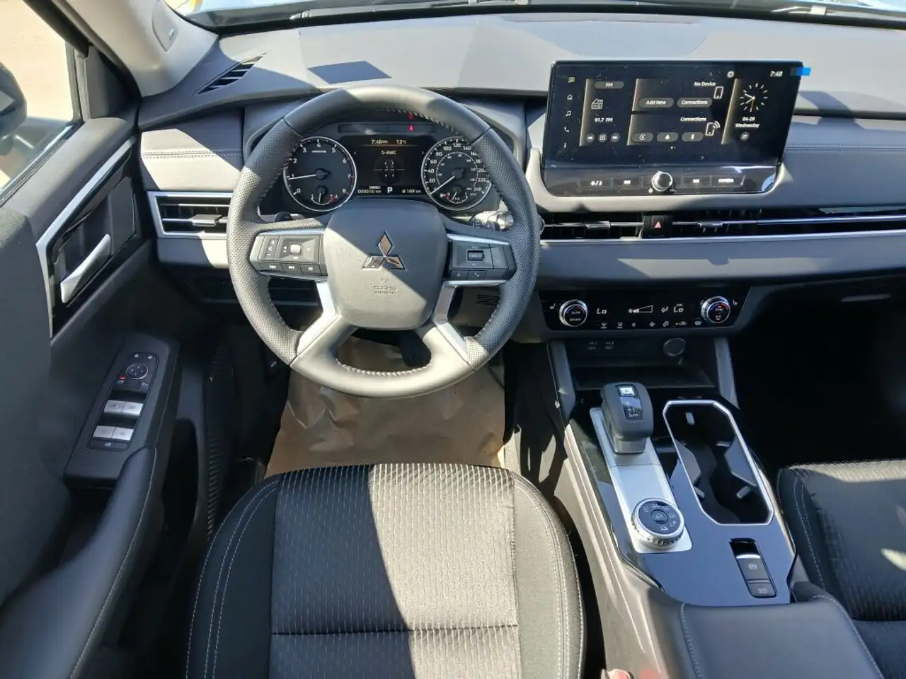 Mitsubishi Outlander снимка Mitsubishi Outlander
