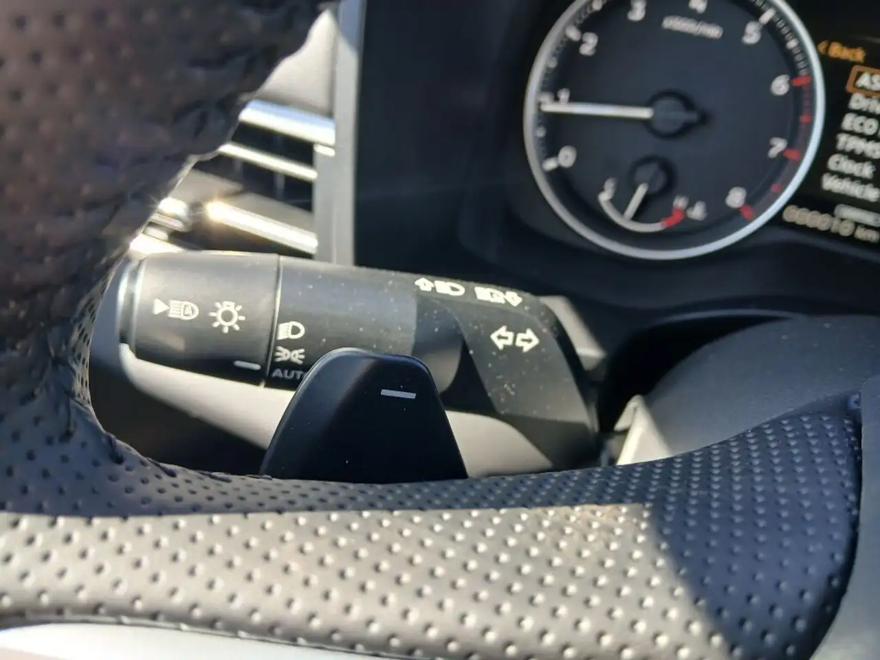 Mitsubishi Outlander снимка Mitsubishi Outlander