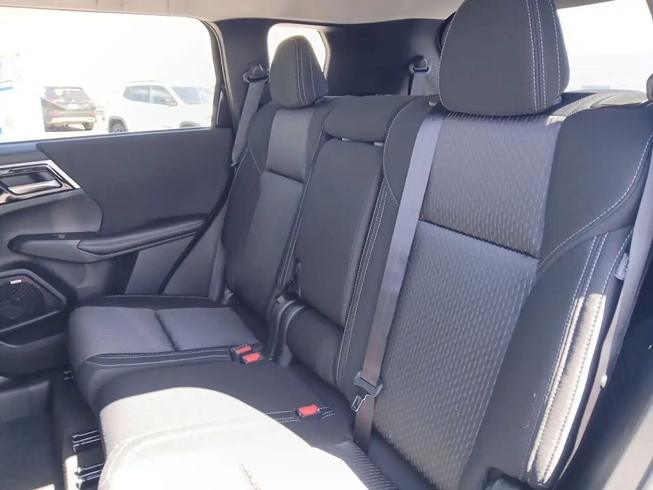 Mitsubishi Outlander снимка Mitsubishi Outlander