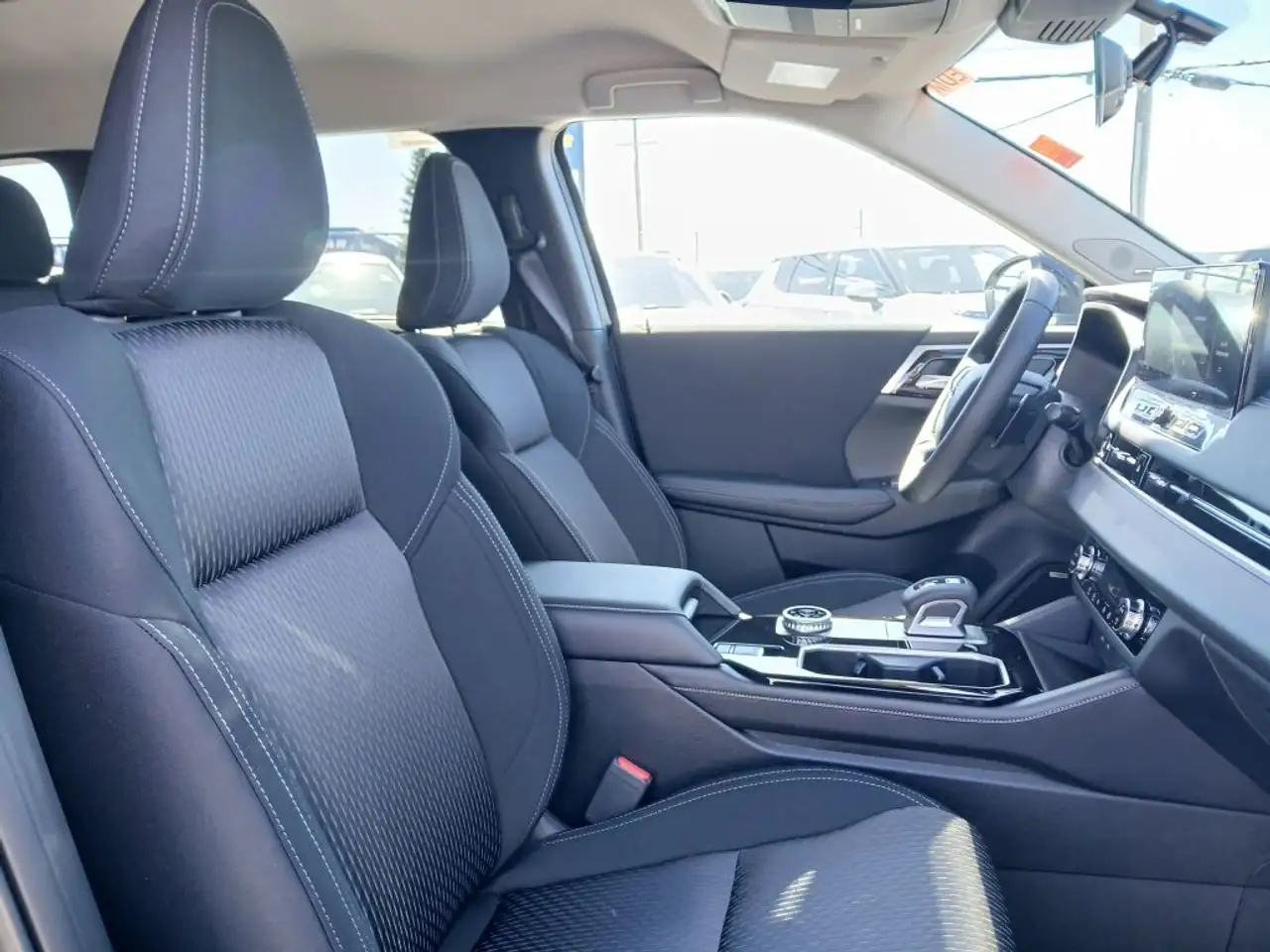 Mitsubishi Outlander снимка Mitsubishi Outlander