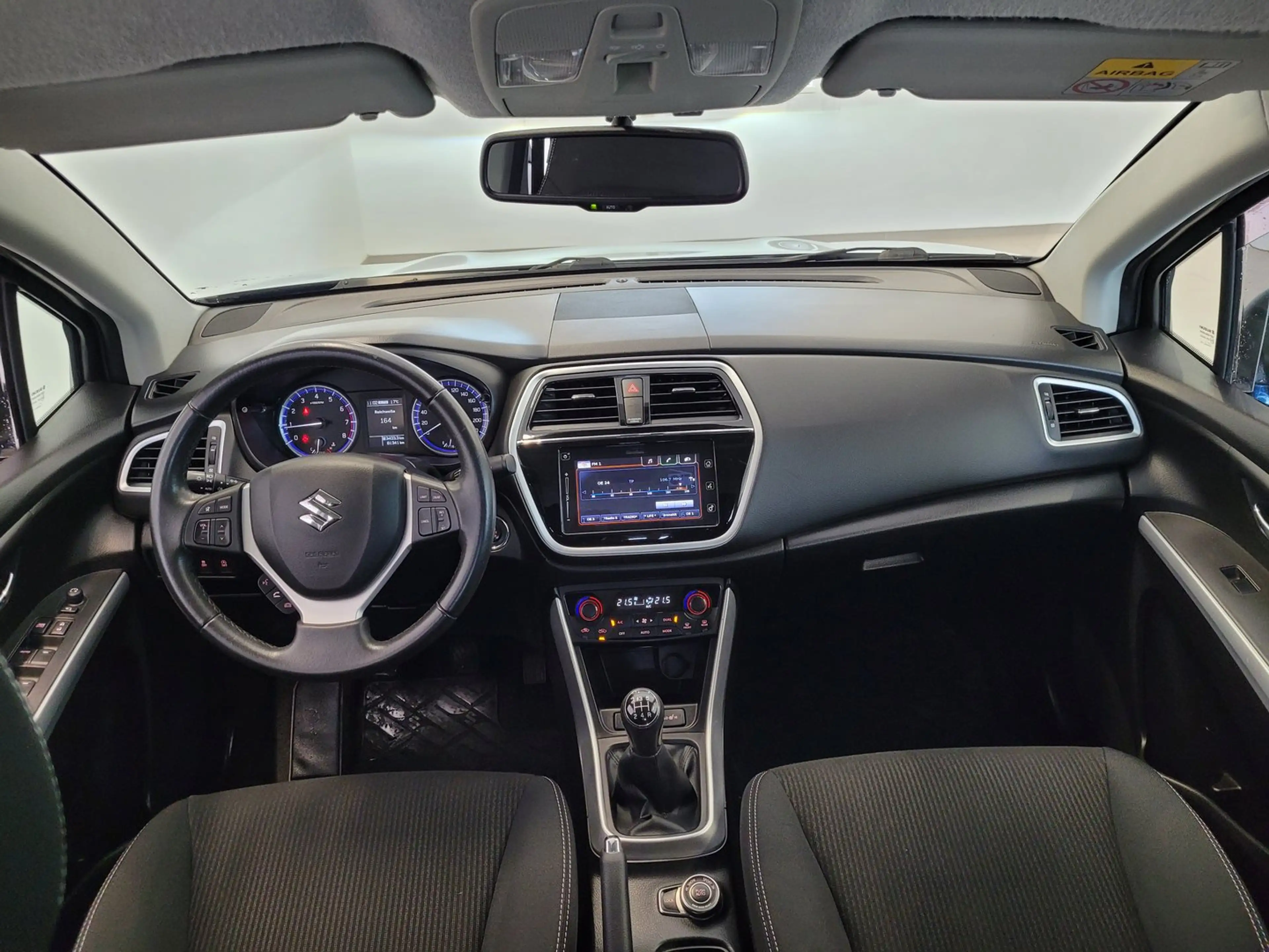 Suzuki SX4 S-Cross 1,0 DITC 4WD shine — photo 13