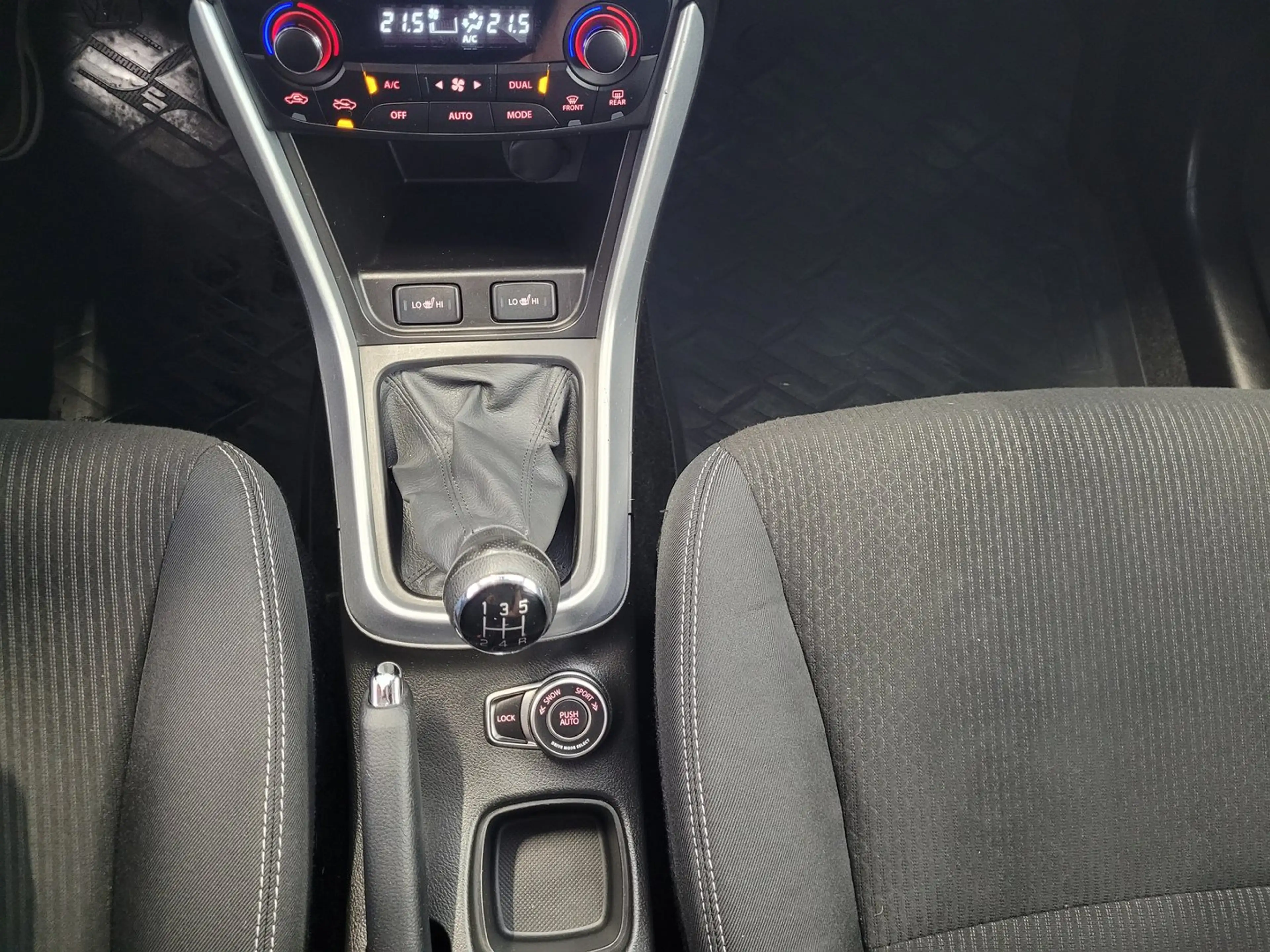 Suzuki SX4 S-Cross 1,0 DITC 4WD shine — photo 8