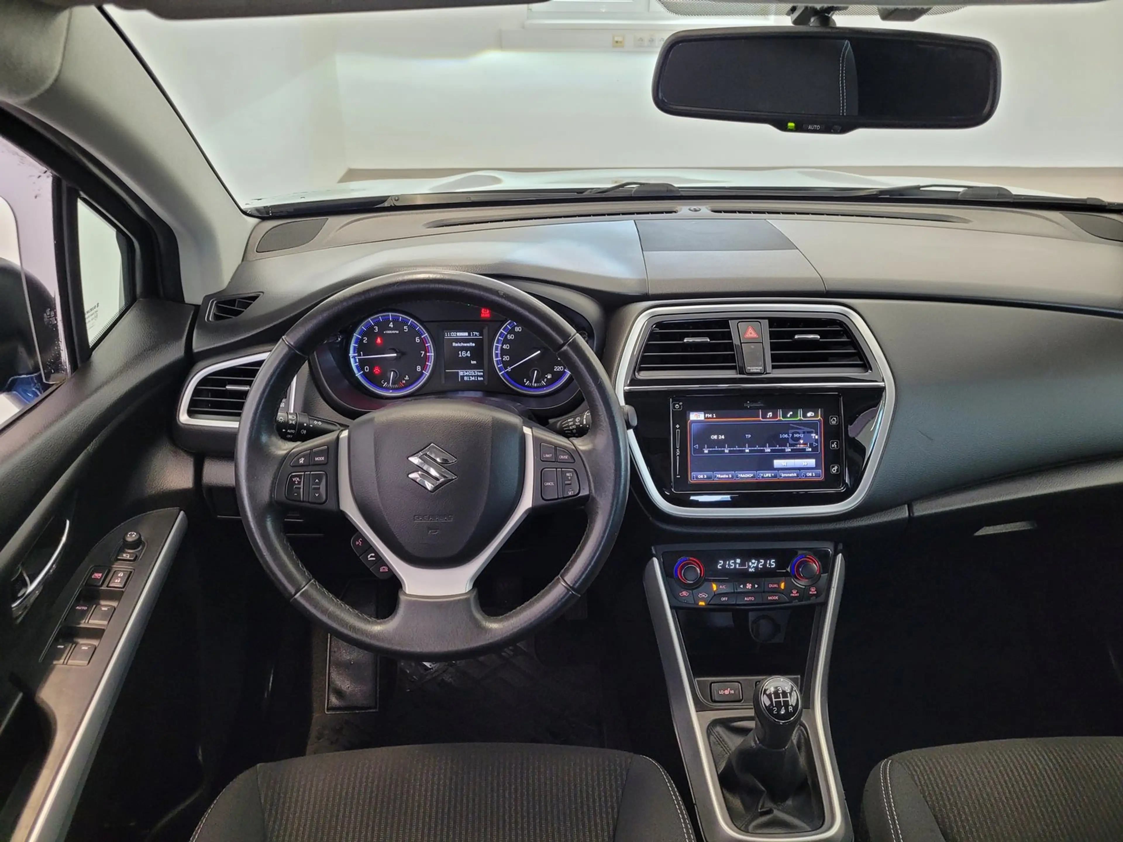 Suzuki SX4 S-Cross 1,0 DITC 4WD shine — photo 12