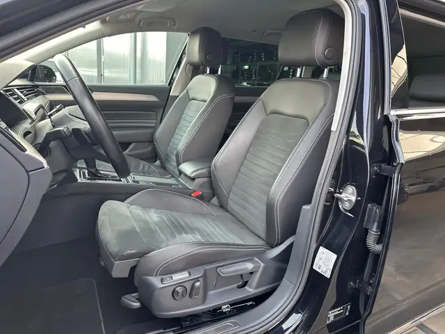 Volkswagen Passat view 10