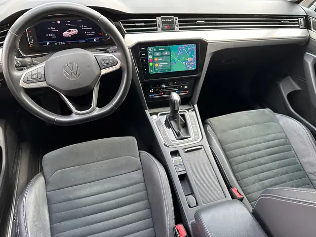 Volkswagen Passat view 12