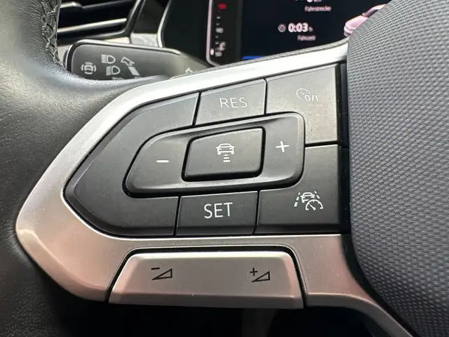 Volkswagen Passat view 13
