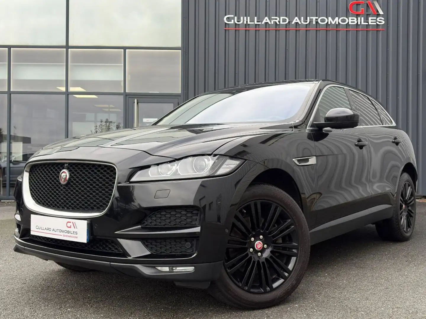 Jaguar F-Pace 3.0 V6 D 300ch PORTFOLIO BVA8 Noir - 1