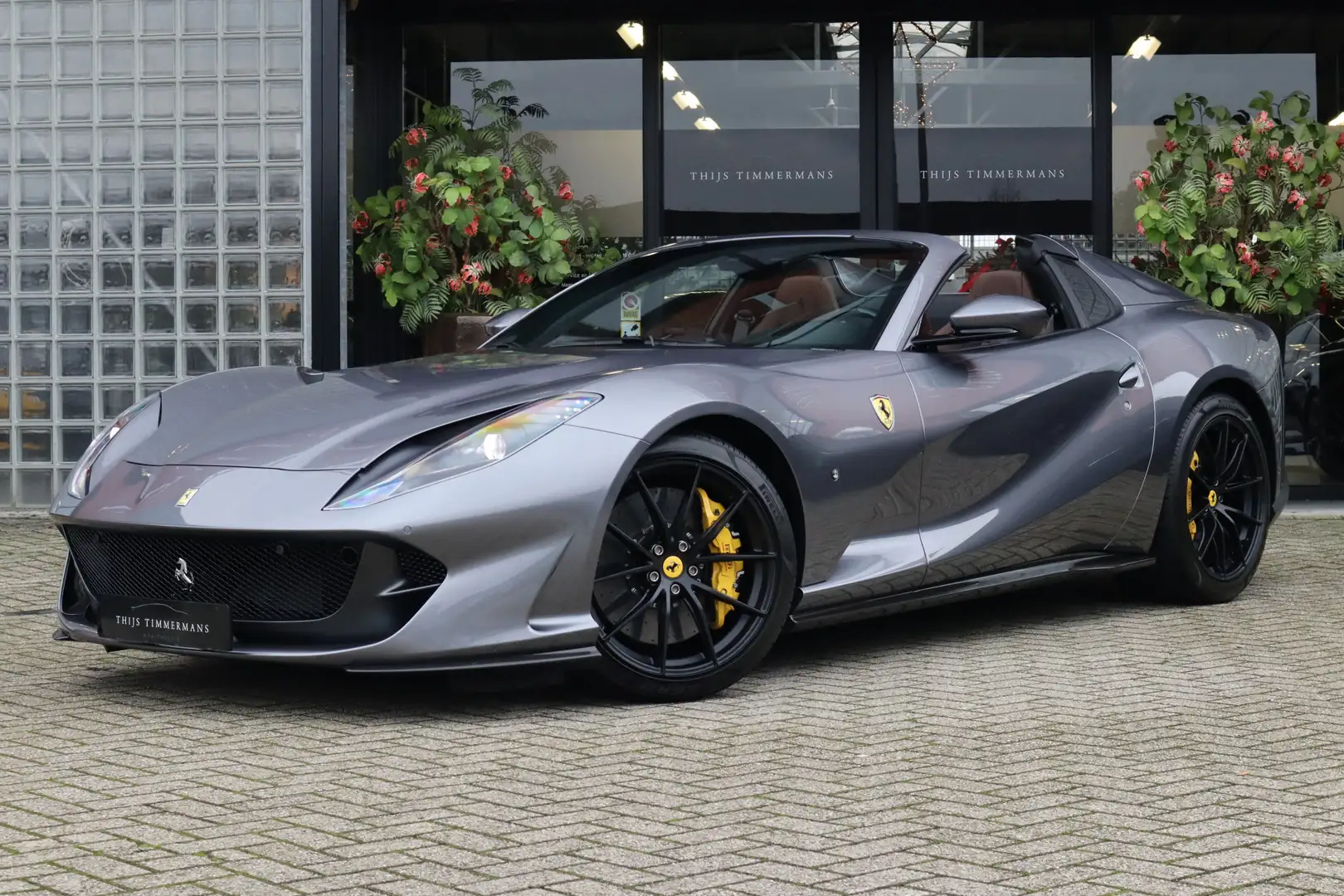 Ferrari 812 GTS 6.5 V12 HELE | Grigio GTS, Carbon in/exterieur Šedá - 1