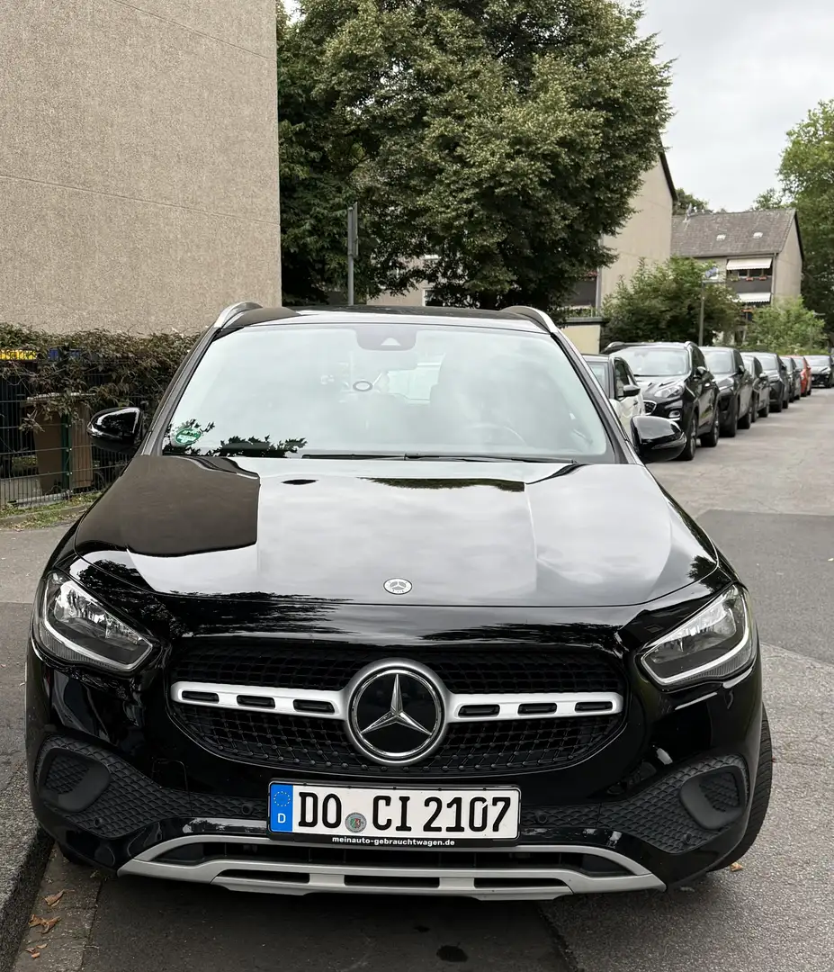 Mercedes-Benz GLA 180 GLA 180 (247.784) Schwarz - 1