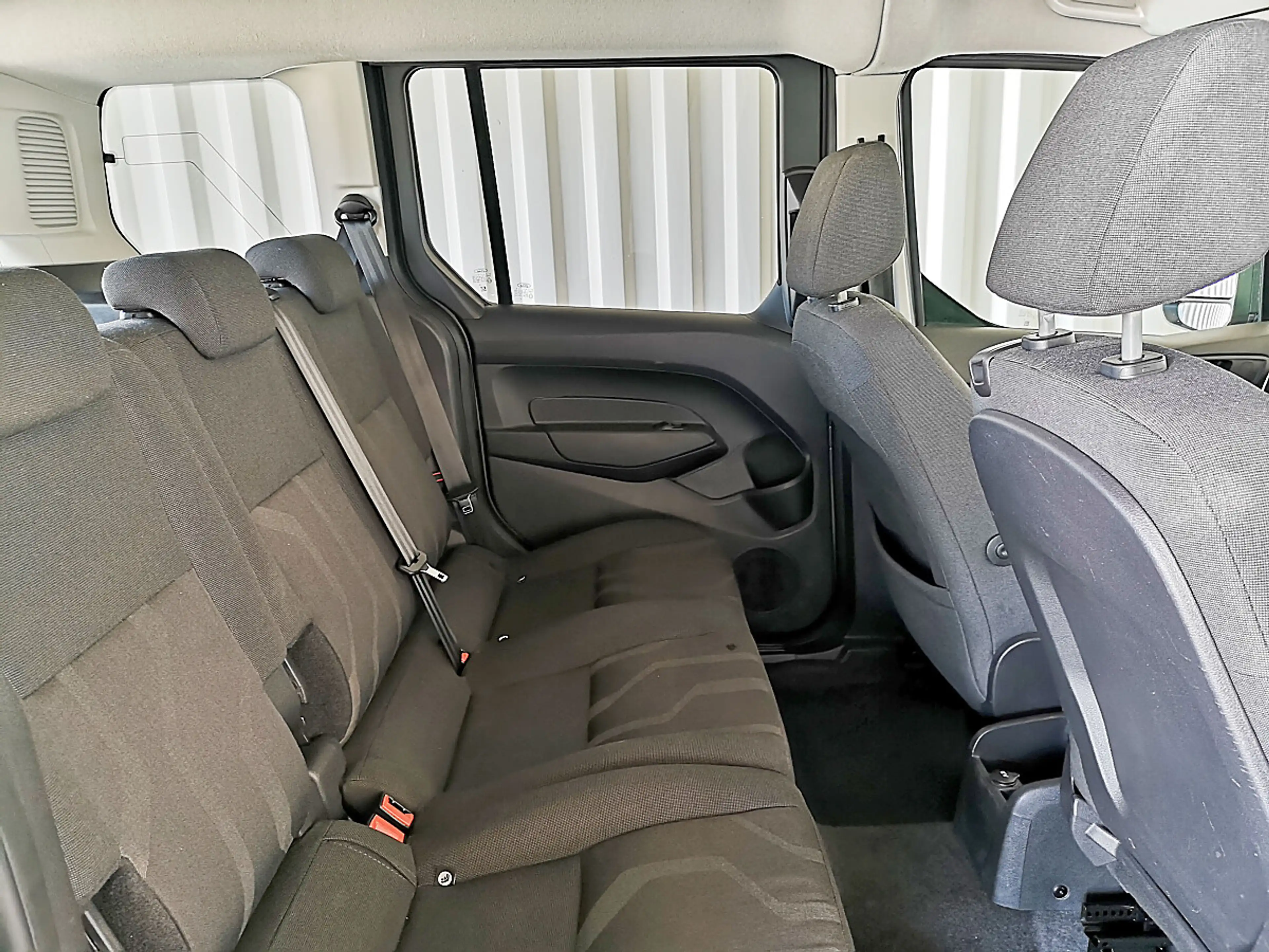 Ford Tourneo Connect Trend 1,5 TDCi "AHV" — photo 11