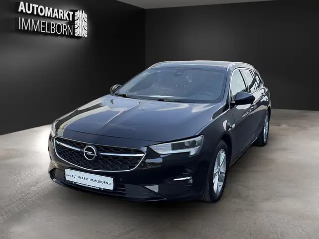 Opel Insignia view 3