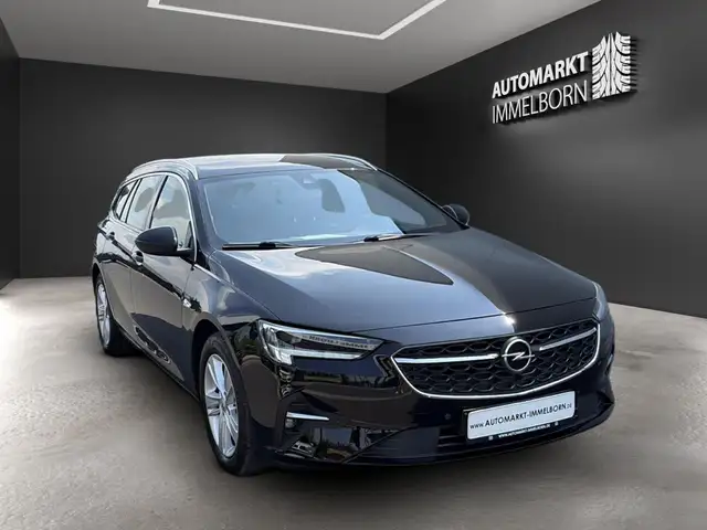 Opel Insignia view 2