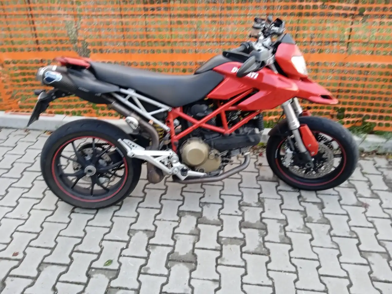 Ducati Hypermotard 1100