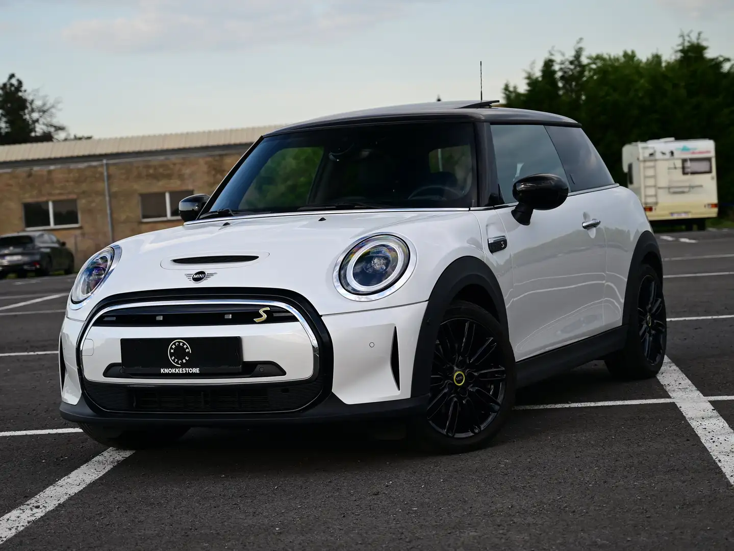 MINI Cooper SE AUT / LEATHER / SUNROOF / NAVI PRO / YOURS / FULL Wit - 1