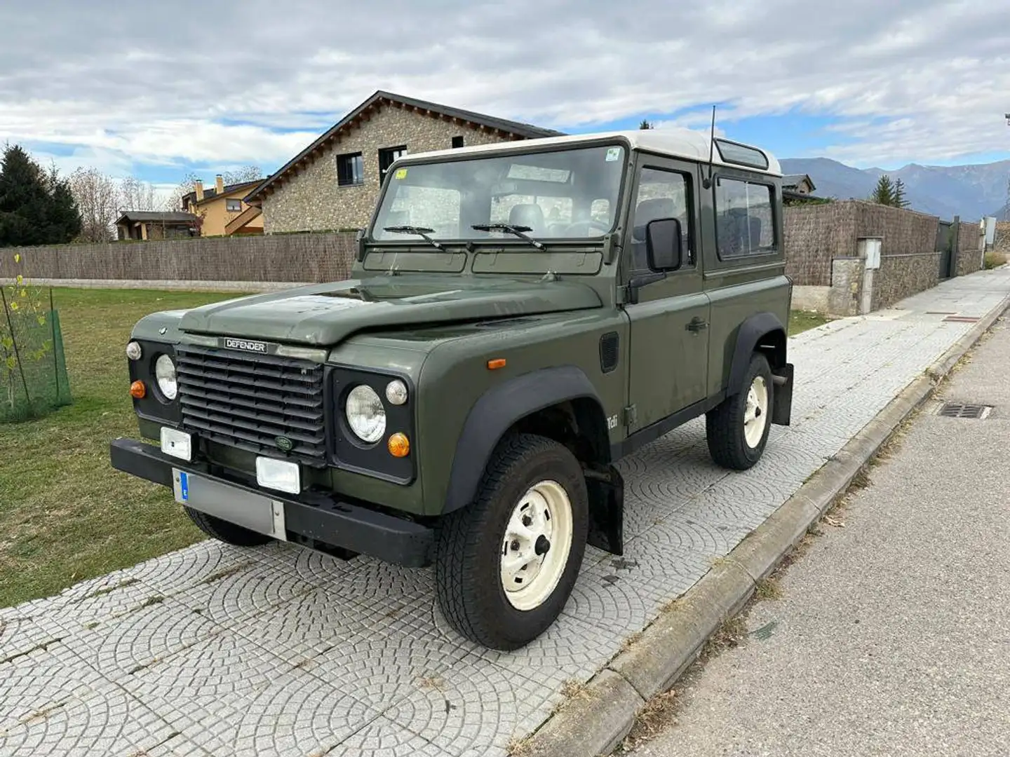 Land Rover Defender Defender 90 TDI Techo Duro Verde - 1