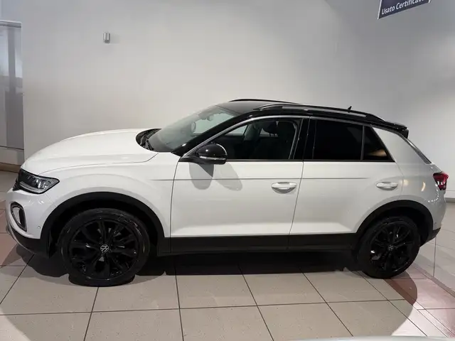 Volkswagen T-Roc view 2