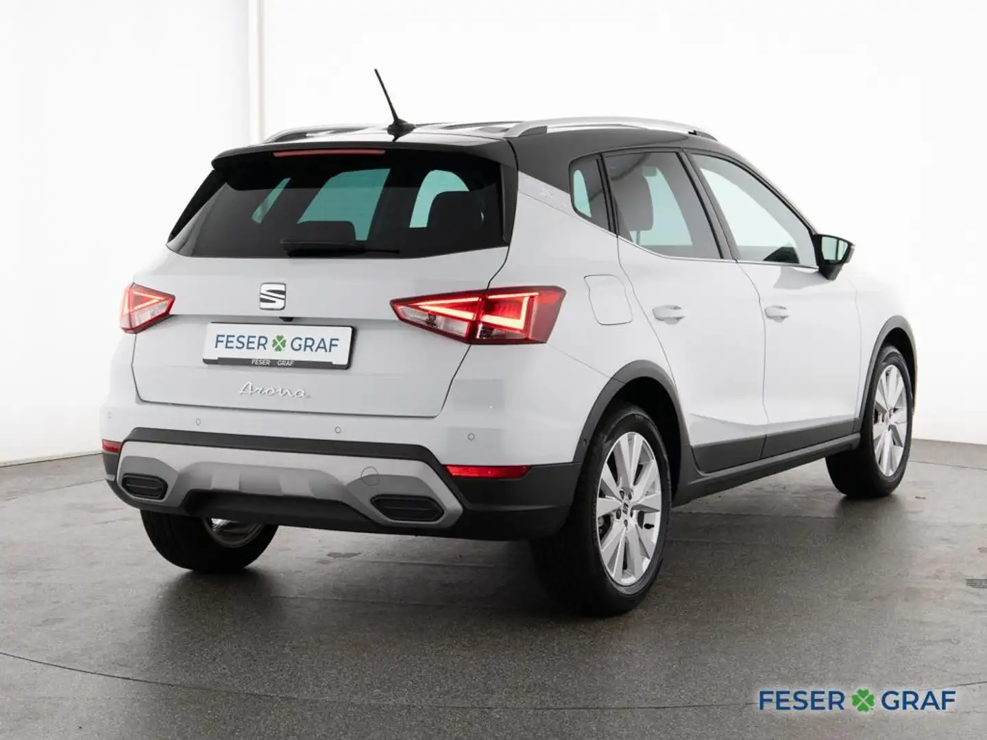 SEAT Arona Xperience 1.0 TSI DSG LED NAVI SHZ KAMERA Weiß - 2