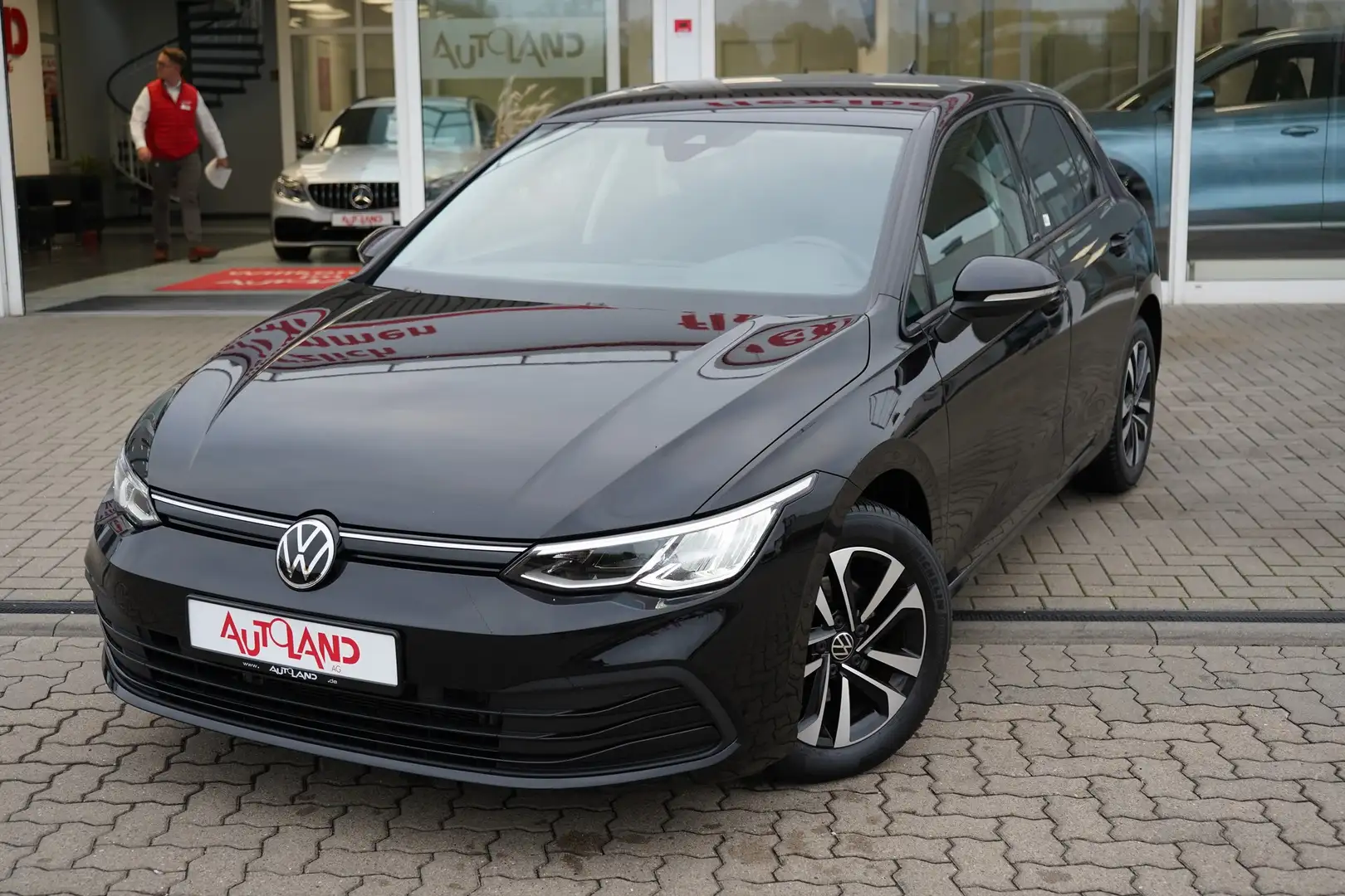 Volkswagen Golf VIII 1.5 eTSI LED Kamera ACC App Connect Noir - 2
