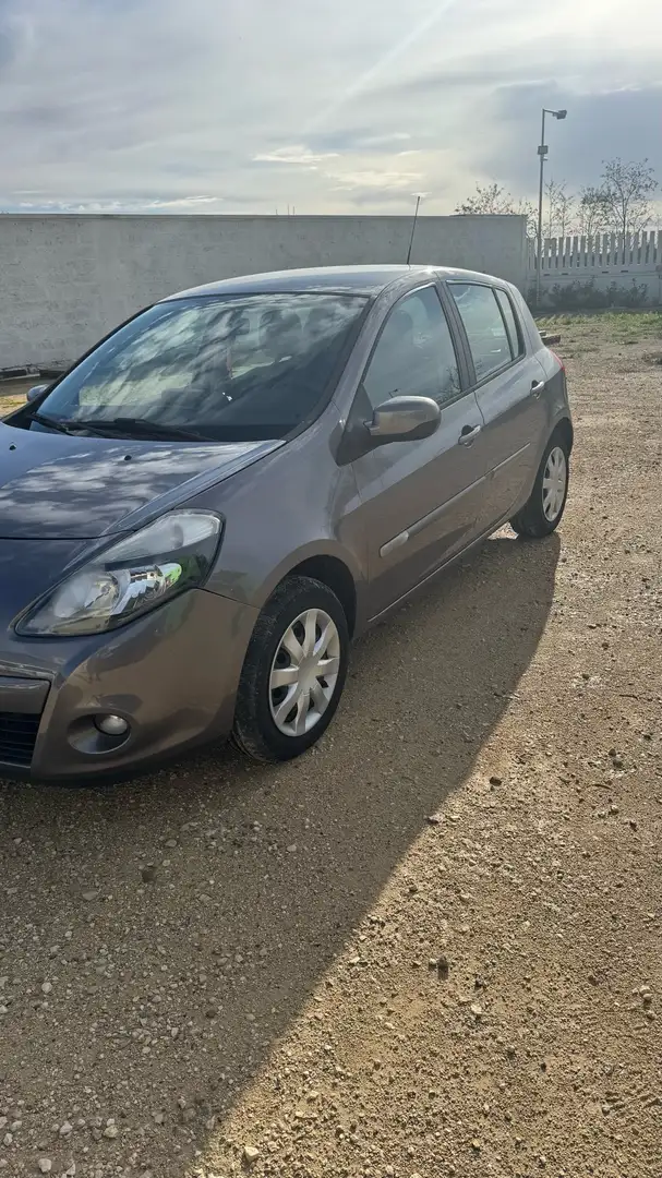 Renault Clio 5p 1.2 16v Yahoo c/radio - 2