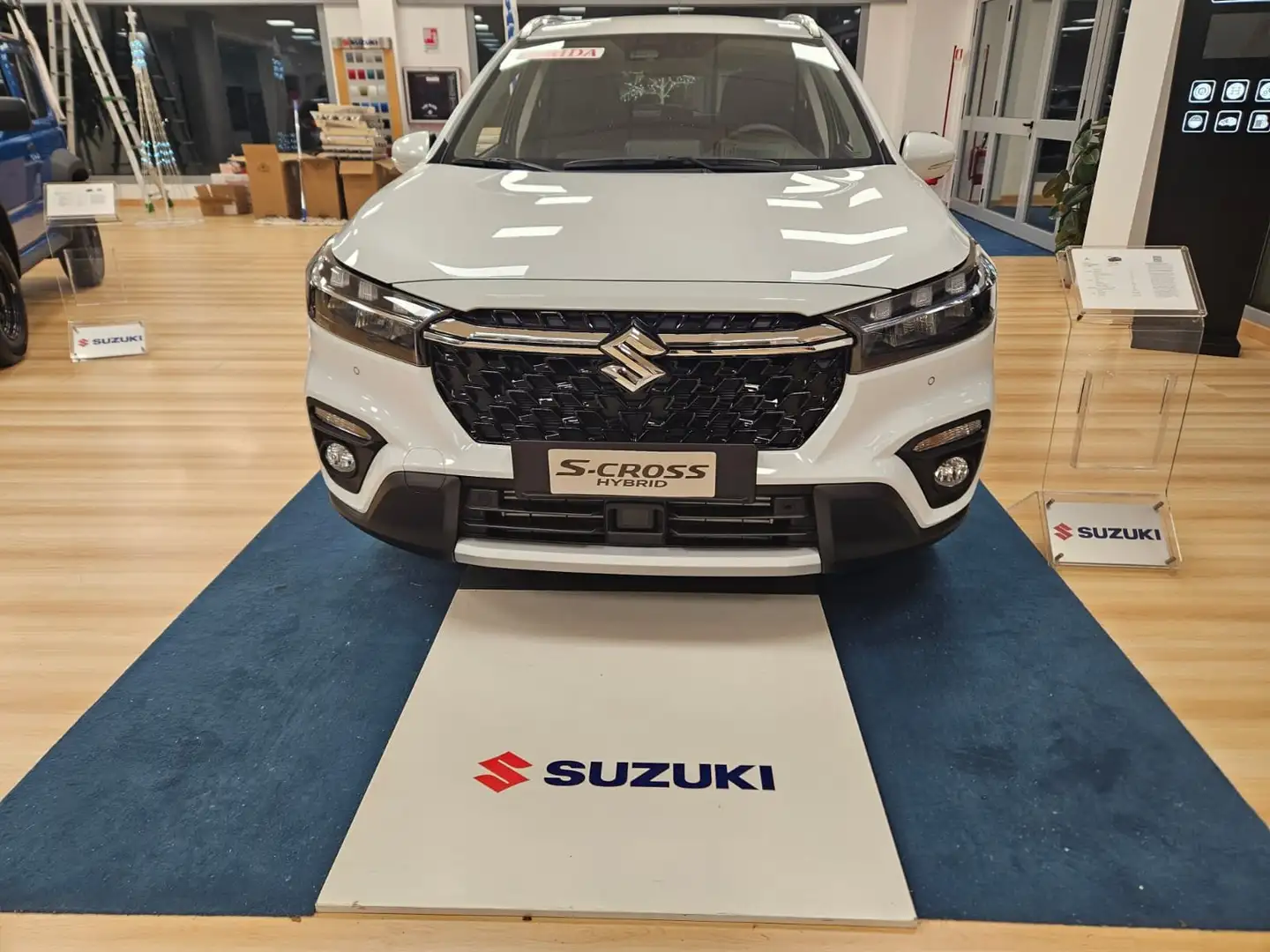 Suzuki S-Cross 1.4 TOP HYBRID 4X4 ALL GRIP Argento - 1