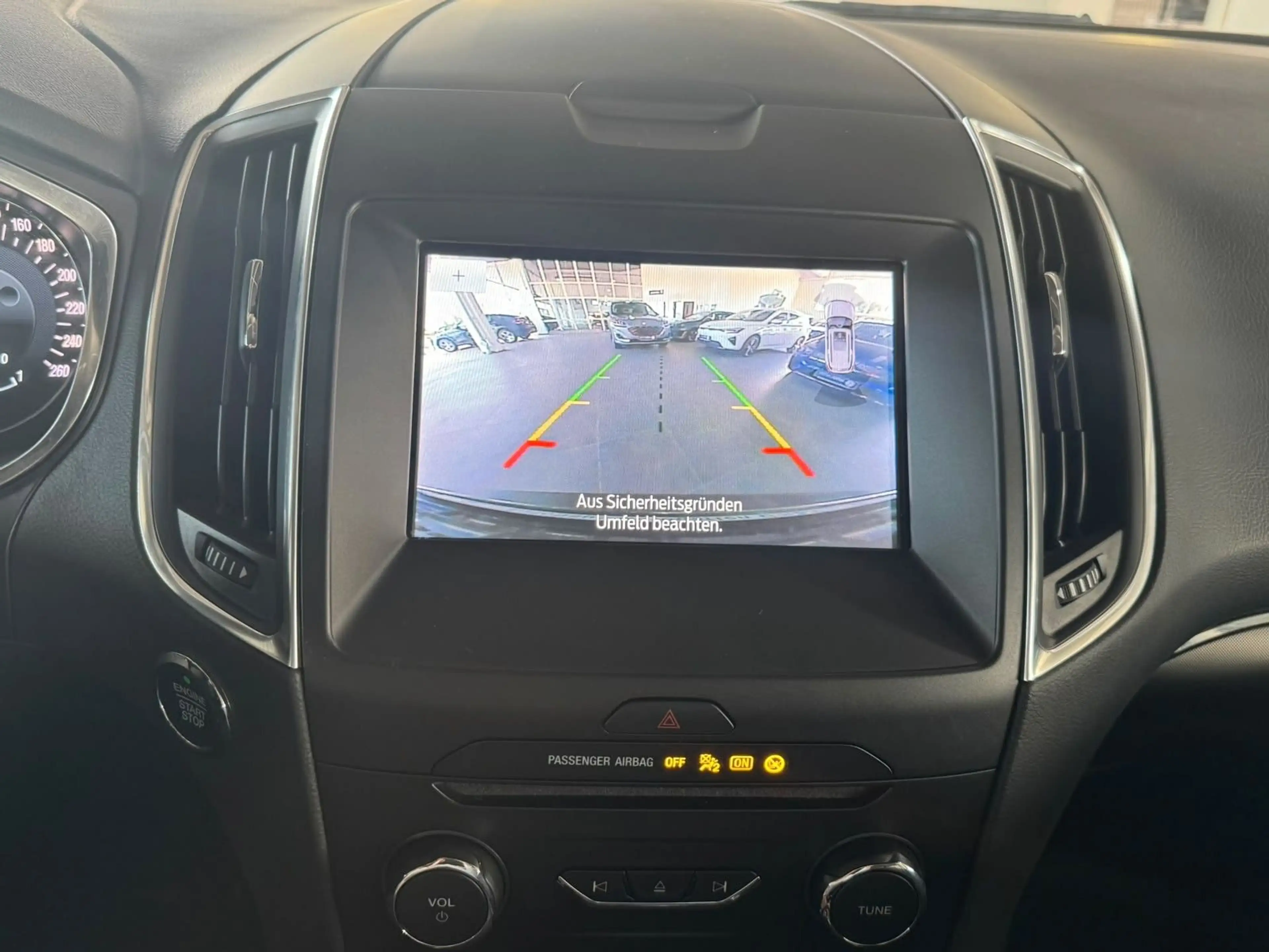 Ford S-Max S-MAX Hybrid Titanium — photo 14