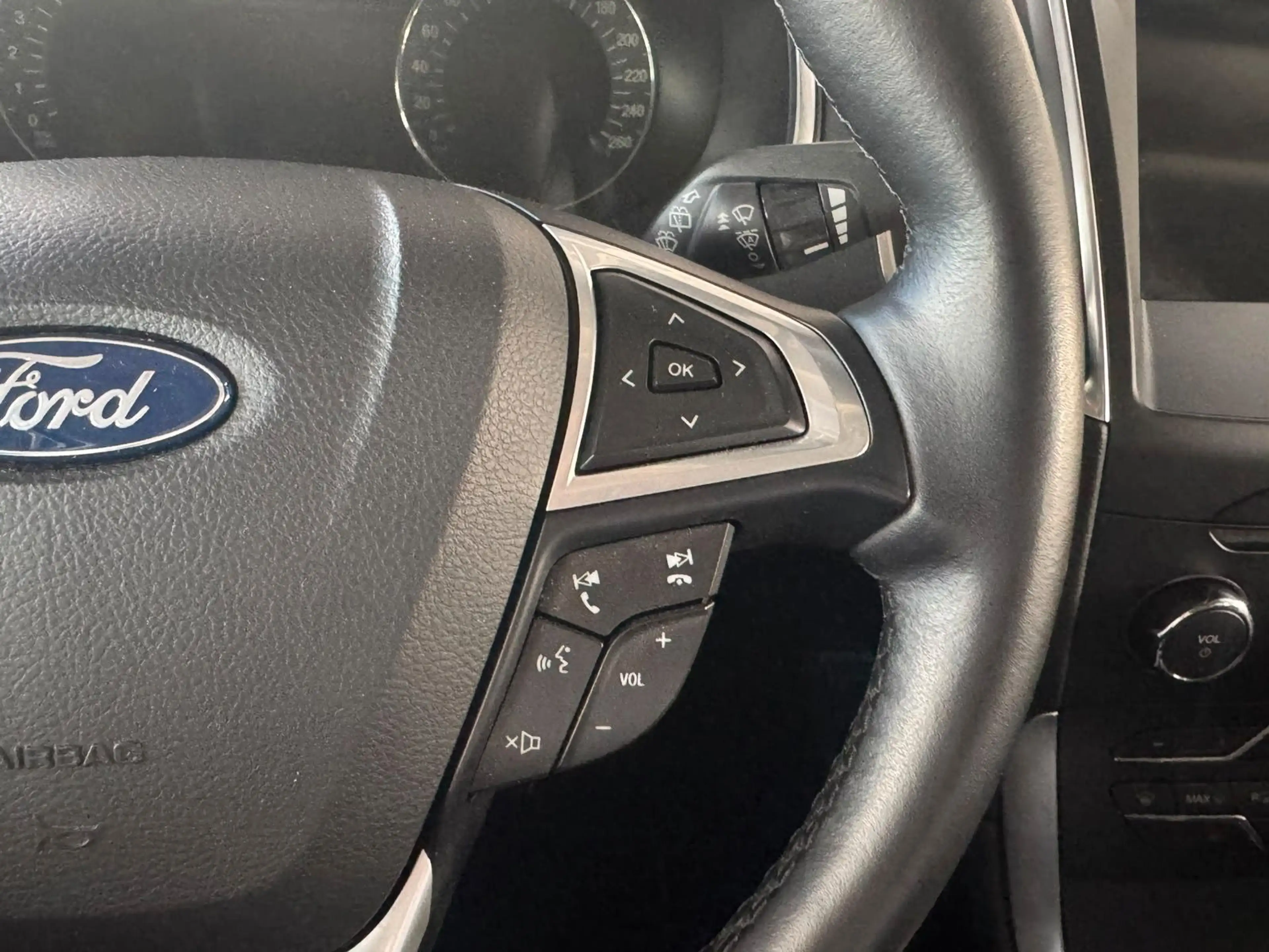 Ford S-Max S-MAX Hybrid Titanium — photo 10