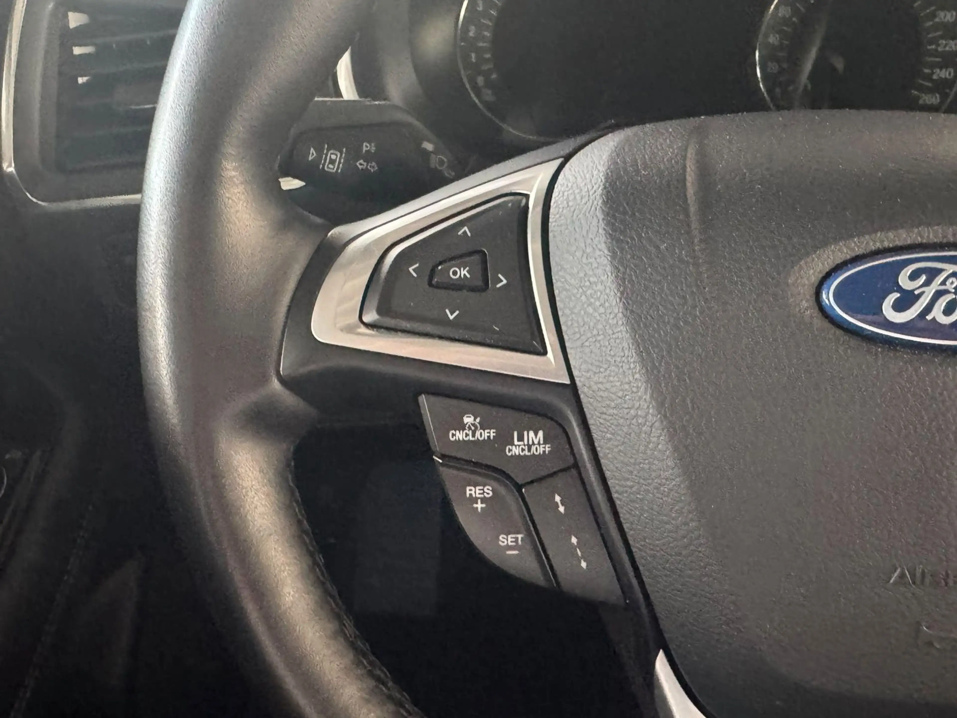 Ford S-Max S-MAX Hybrid Titanium — photo 9
