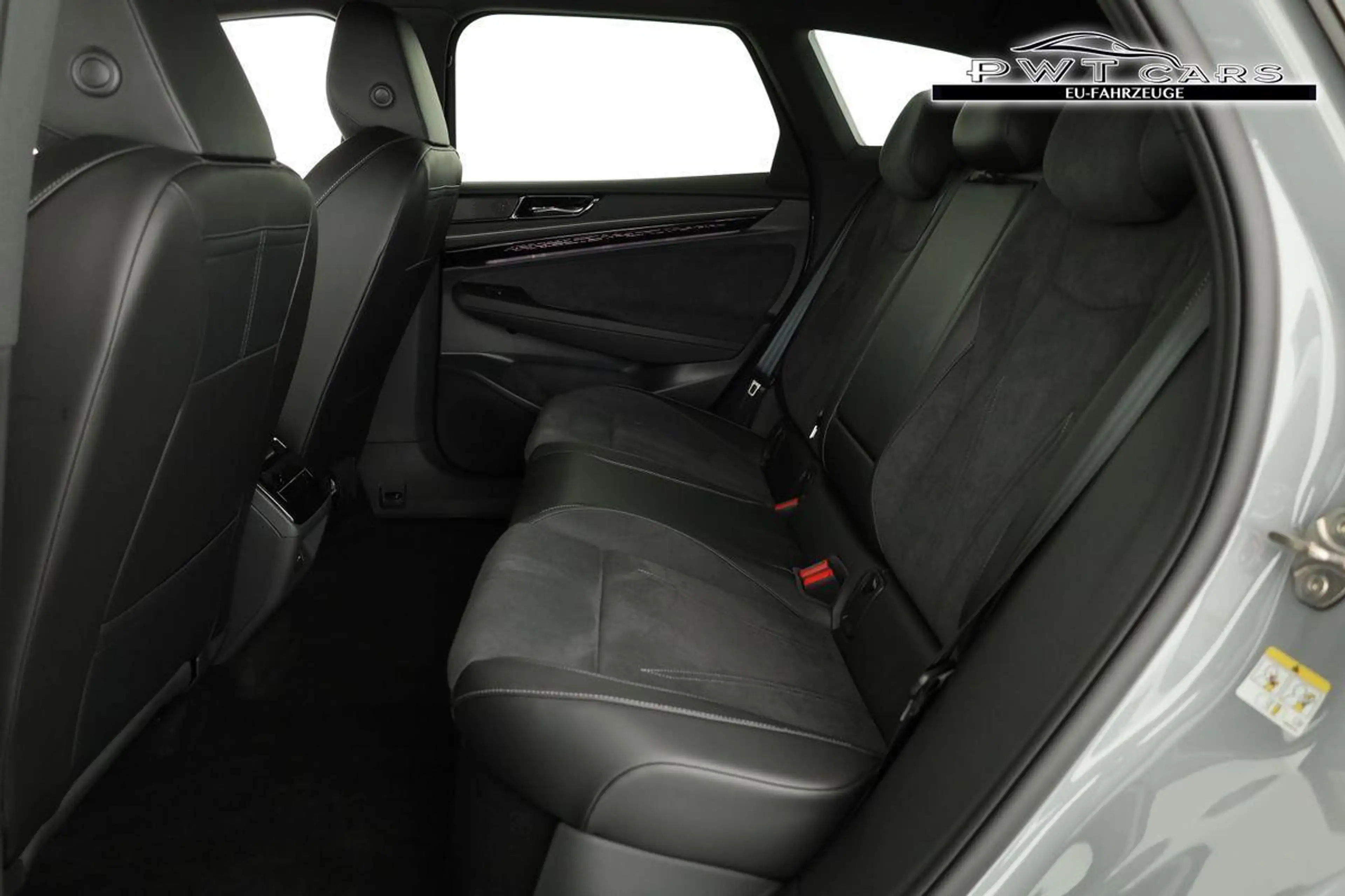 Volkswagen ID.7 Kombi Pro 210 kW Tourer Black, HuD, IQ.Light, I... — photo 10