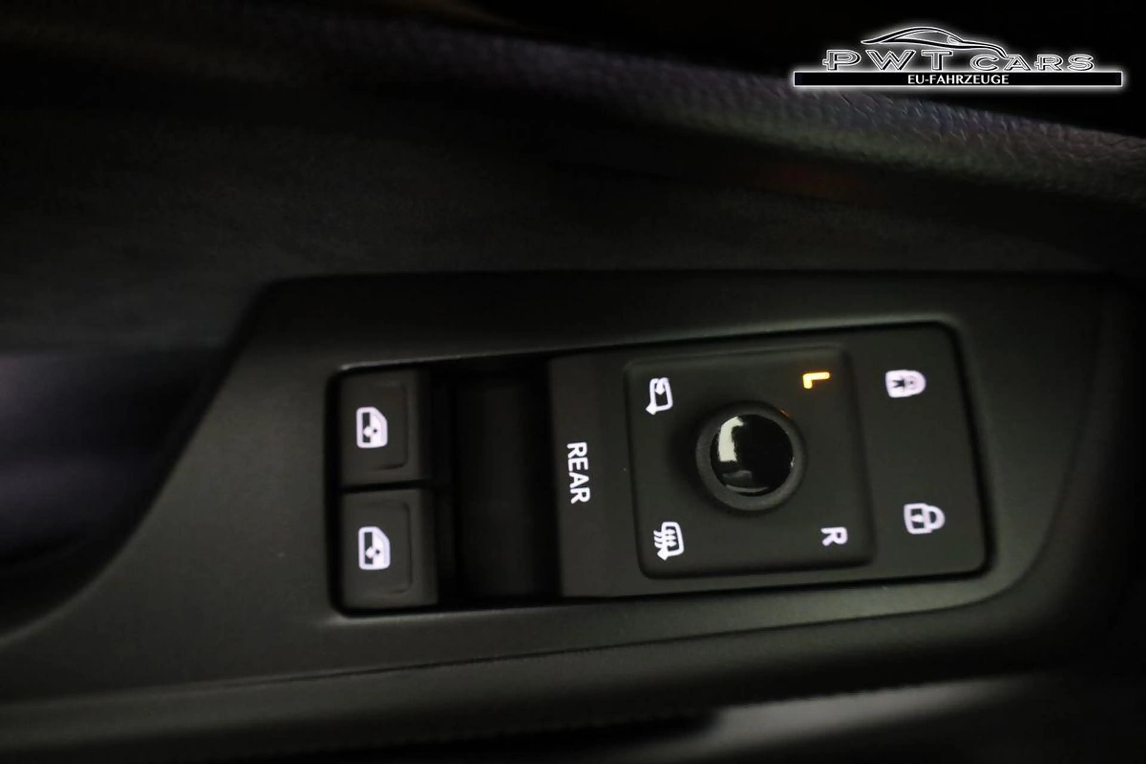 Volkswagen ID.7 Kombi Pro 210 kW Tourer Black, HuD, IQ.Light, I... — photo 7