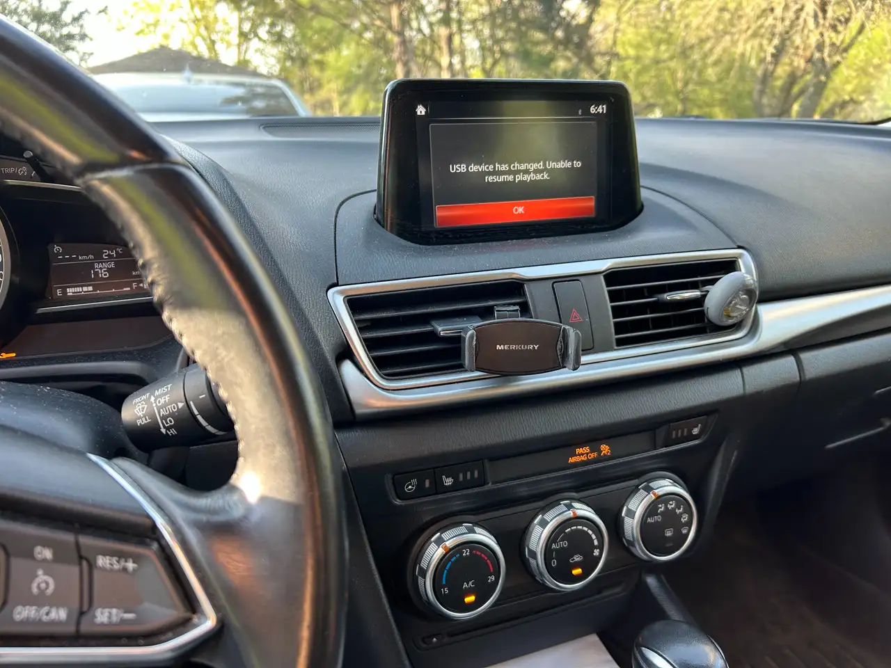 Mazda 3 снимка Mazda 3