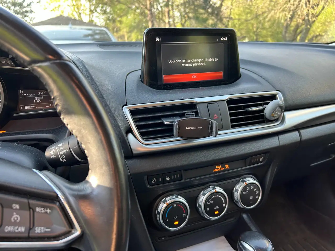 Mazda 3 снимка Mazda 3