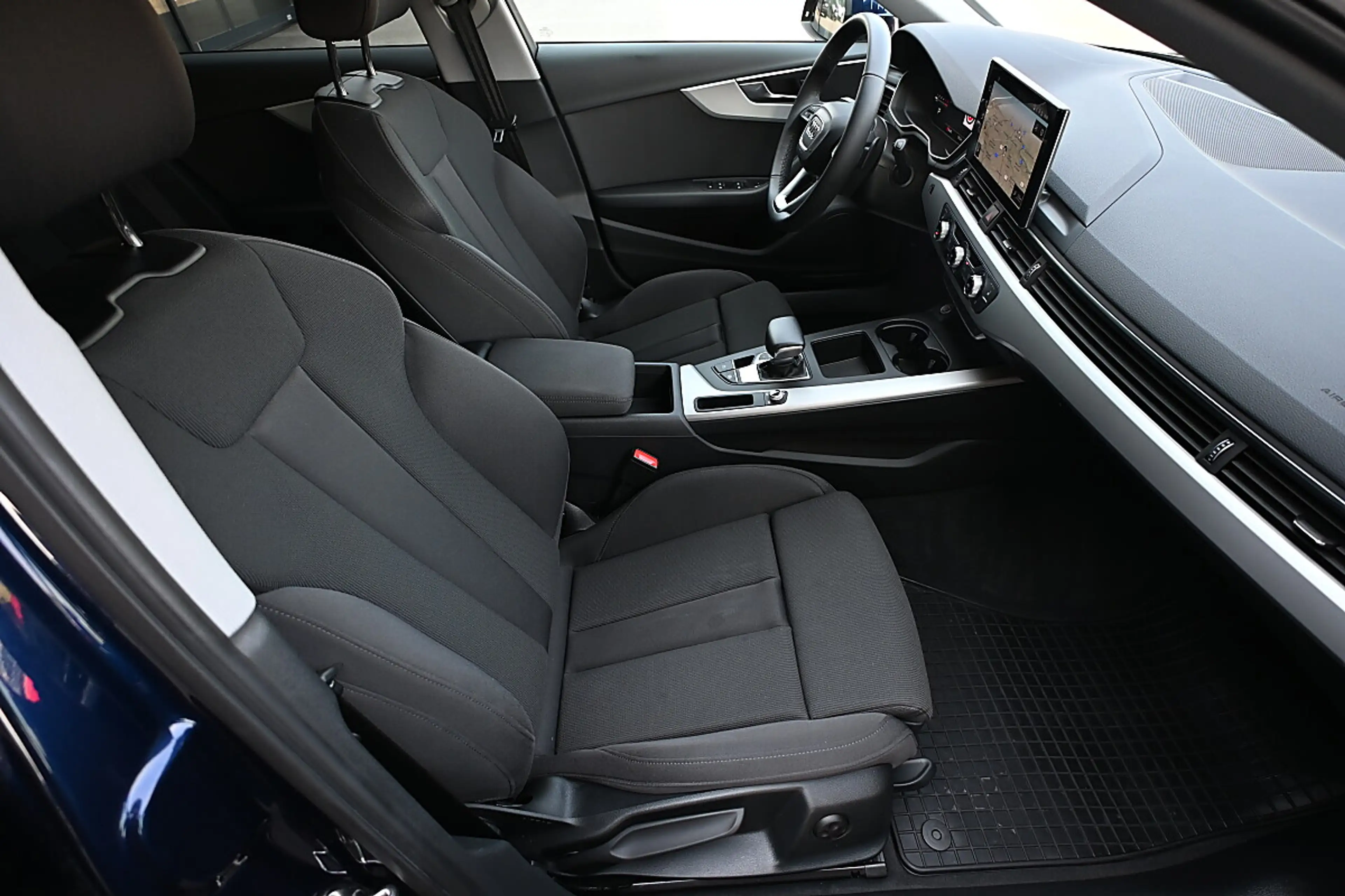 Audi A4 Avant 35 TDI S-tronic LED, Navi, Sportsitze, Vi... — photo 7