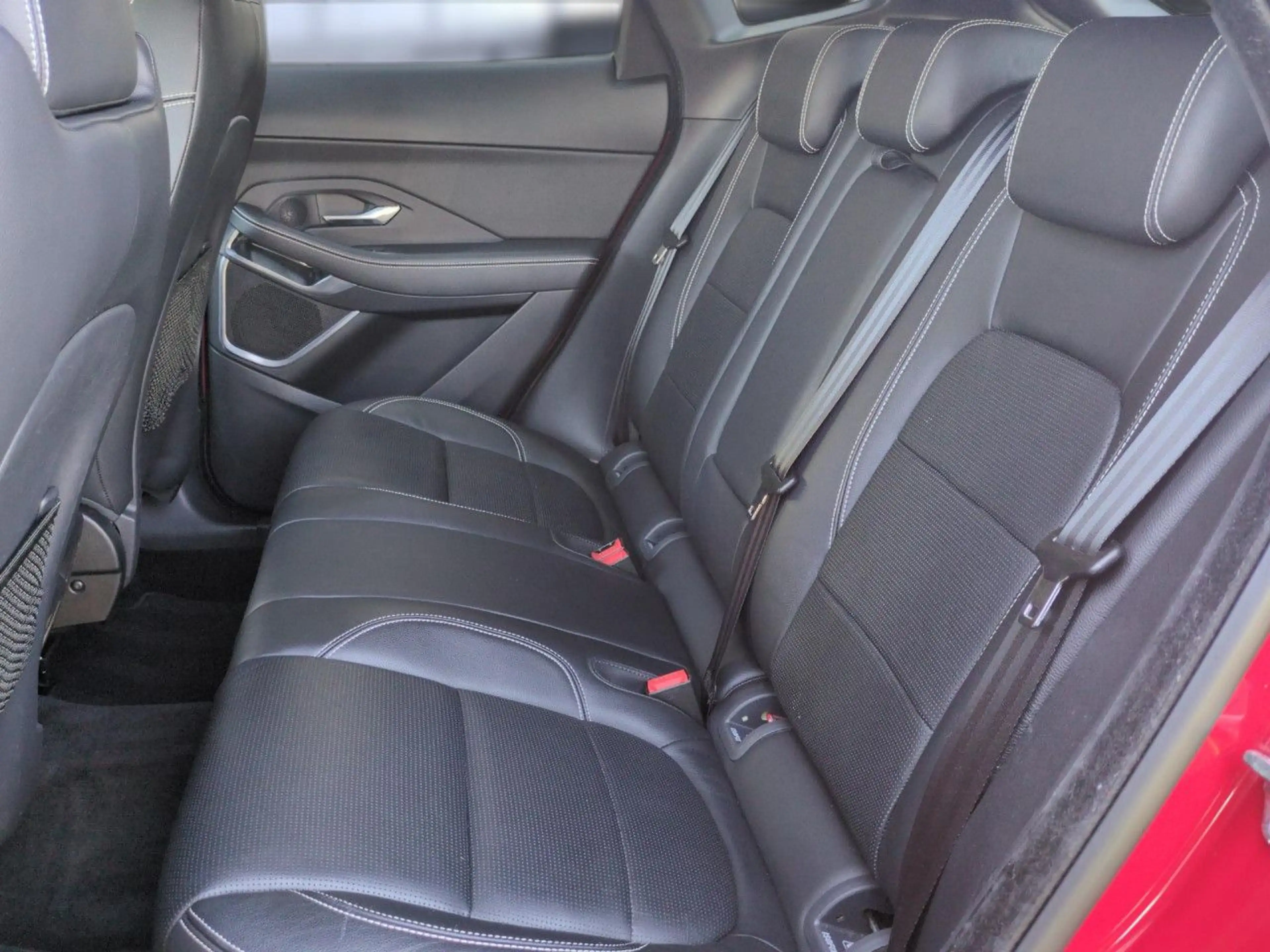 Jaguar E-Pace P250 AWD R-Dynamic SE Bluetooth Navi LED — photo 8