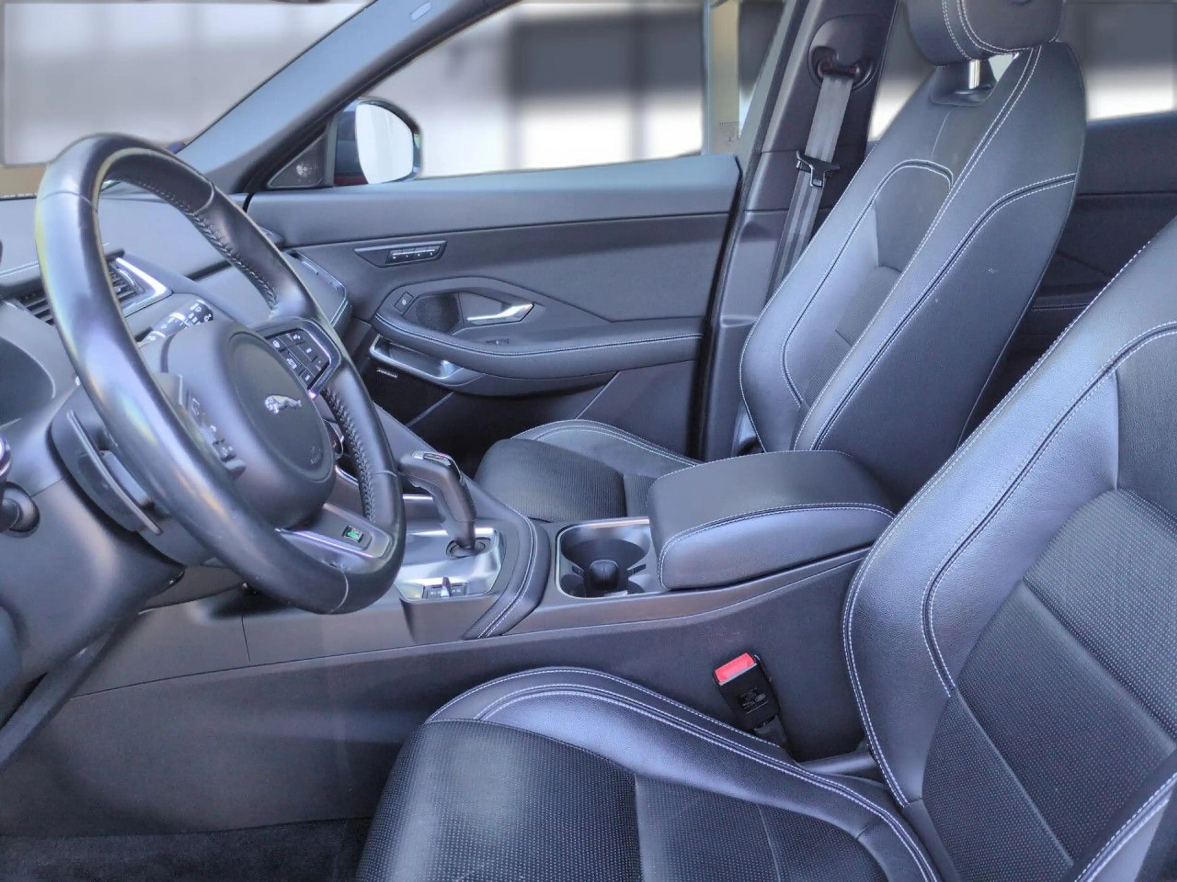 Jaguar E-Pace P250 AWD R-Dynamic SE Bluetooth Navi LED — photo 5