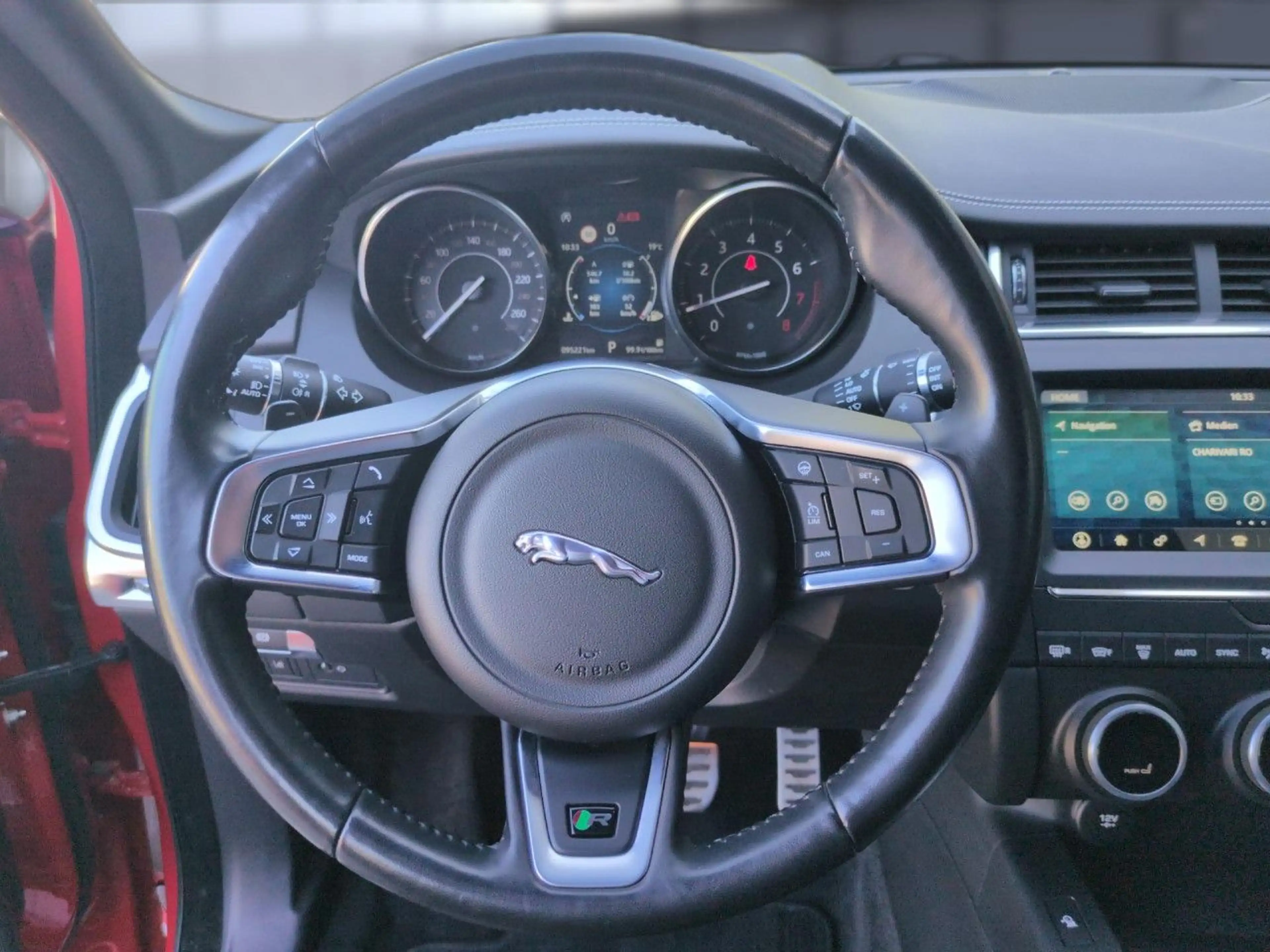 Jaguar E-Pace P250 AWD R-Dynamic SE Bluetooth Navi LED — photo 7
