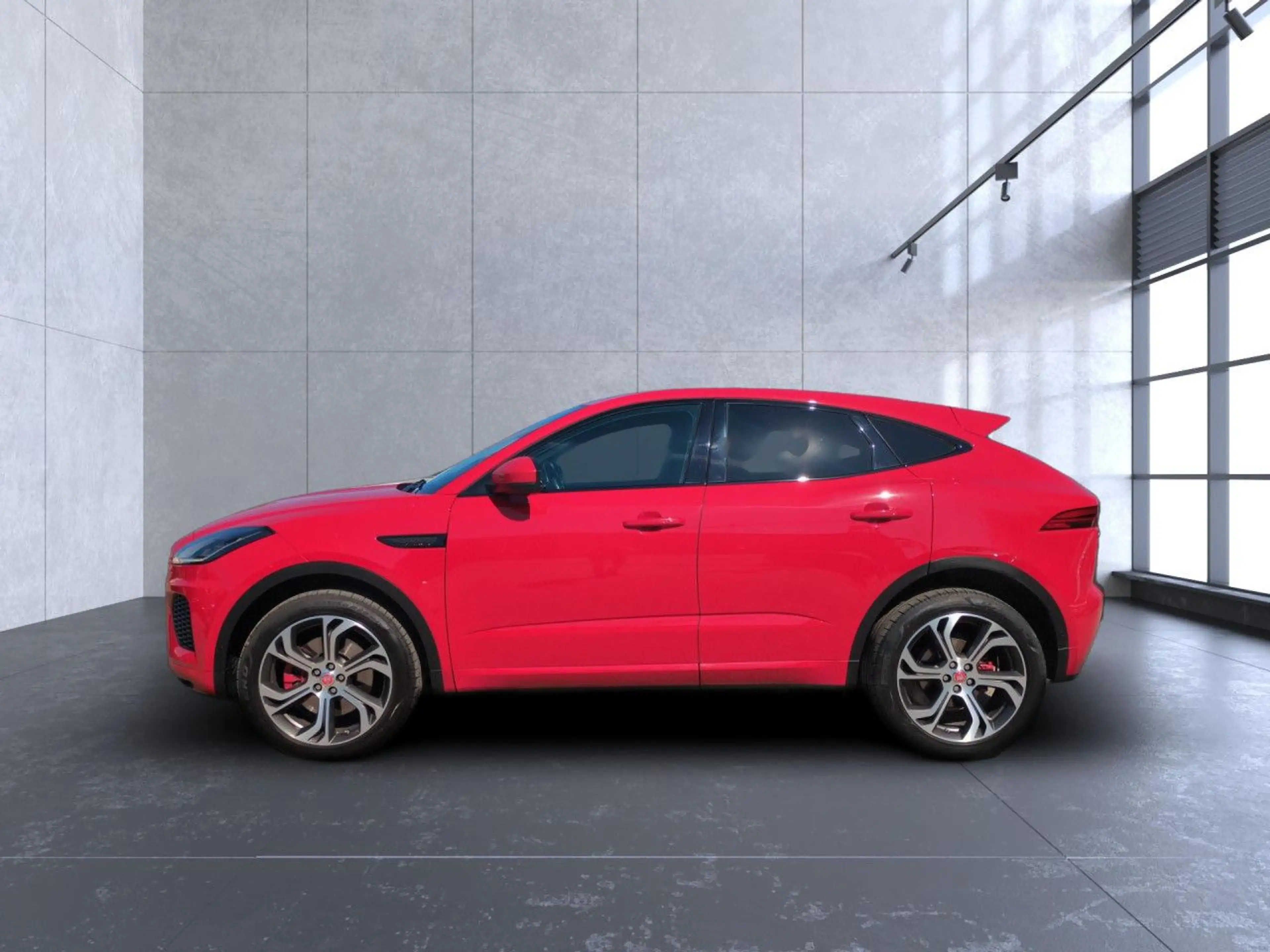 Jaguar E-Pace P250 AWD R-Dynamic SE Bluetooth Navi LED — photo 2