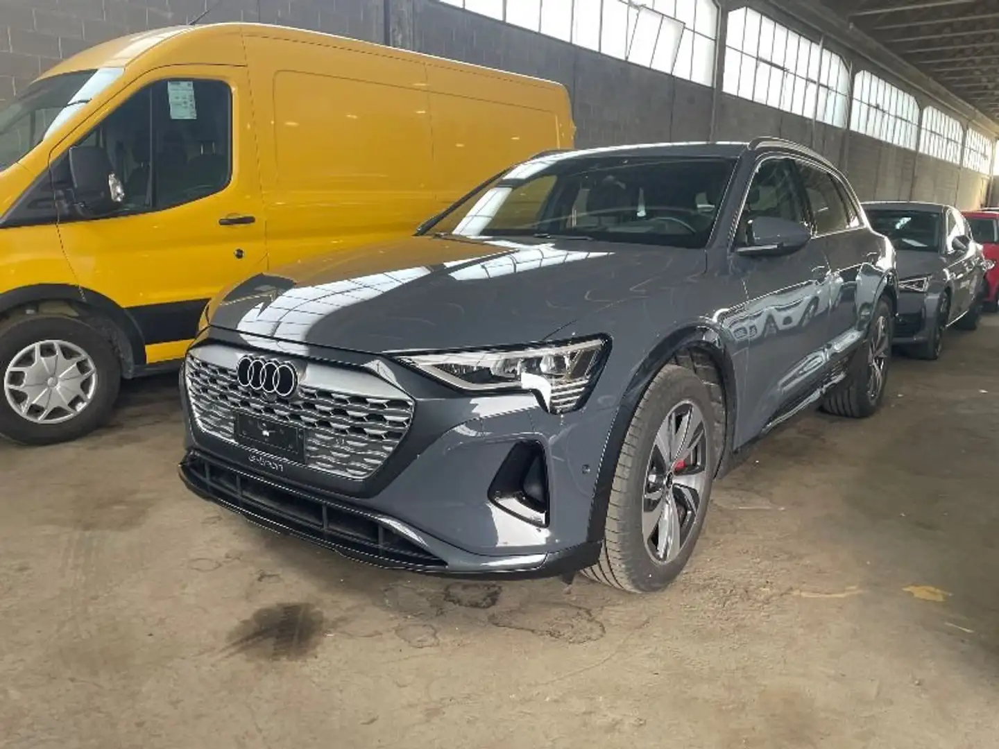 Audi Q8 e-tron 50 quattro advanced Navi Matrix Kamera ACC 20 Zoll Grijs - 2