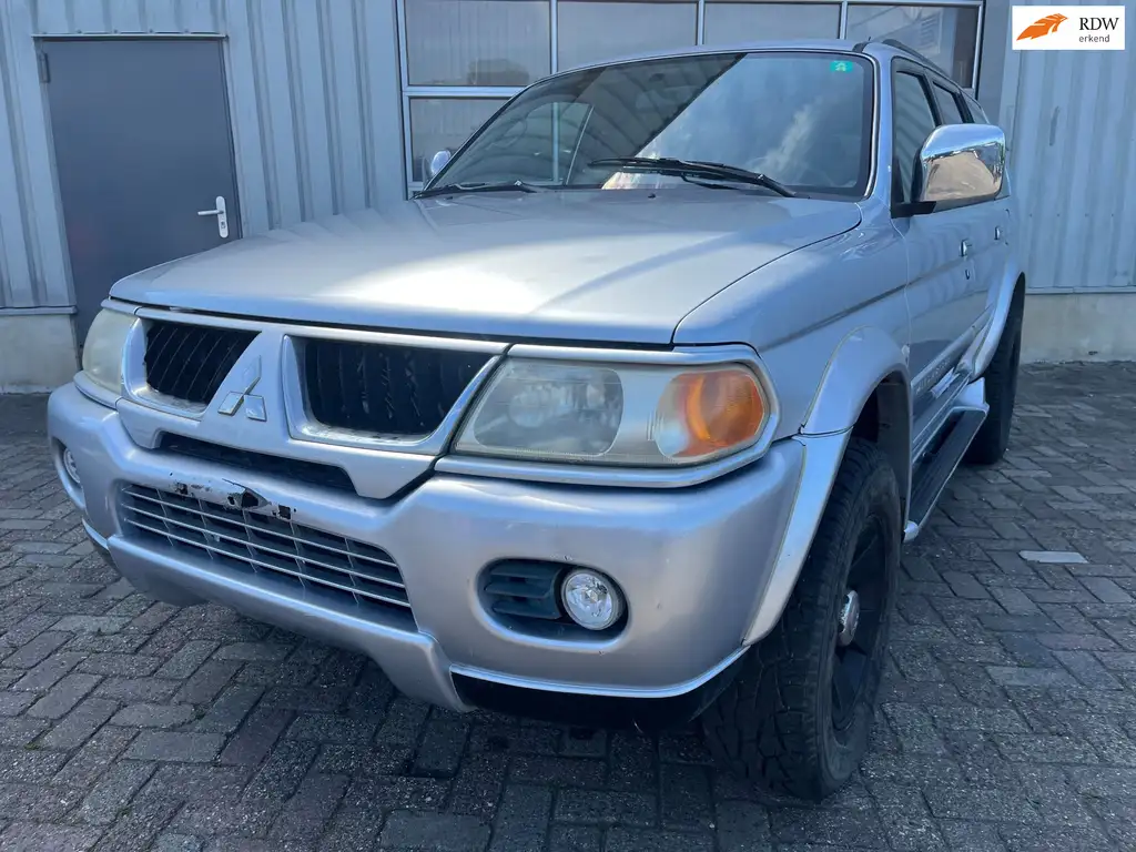 Mitsubishi Pajero Sport 2004 из Европы — купить под ключ