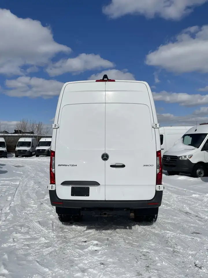 Mercedes-Benz Sprinter снимка Mercedes-Benz Sprinter