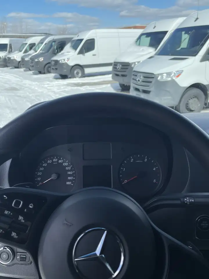 Mercedes-Benz Sprinter снимка Mercedes-Benz Sprinter