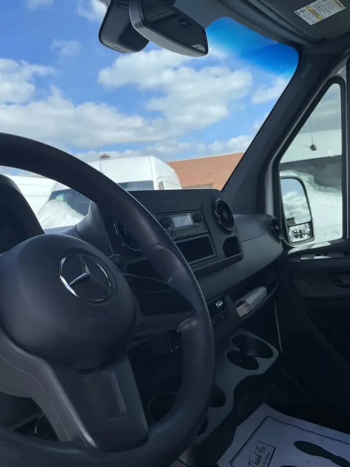 Mercedes-Benz Sprinter снимка Mercedes-Benz Sprinter