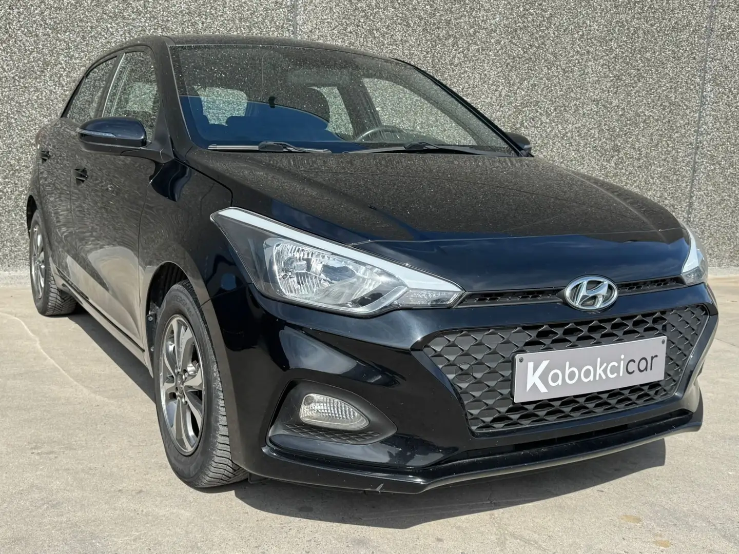 Hyundai i20 1.2i Air//CARPLAY/USB/CAMERA//GARANTIE 12M Zwart - 1