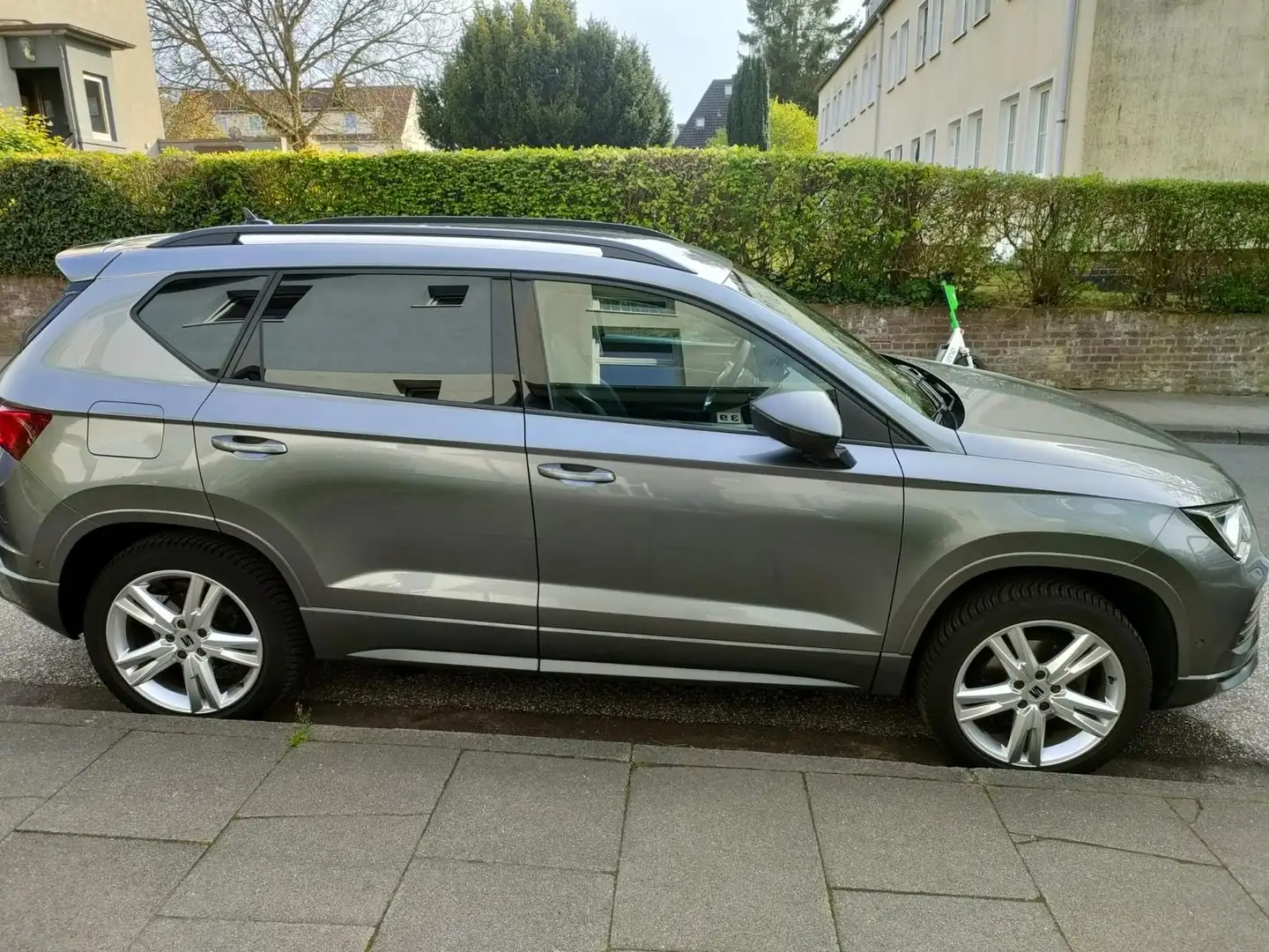 SEAT Ateca 1.5 TSI ACT DSG OPF FR Sport Grau - 2