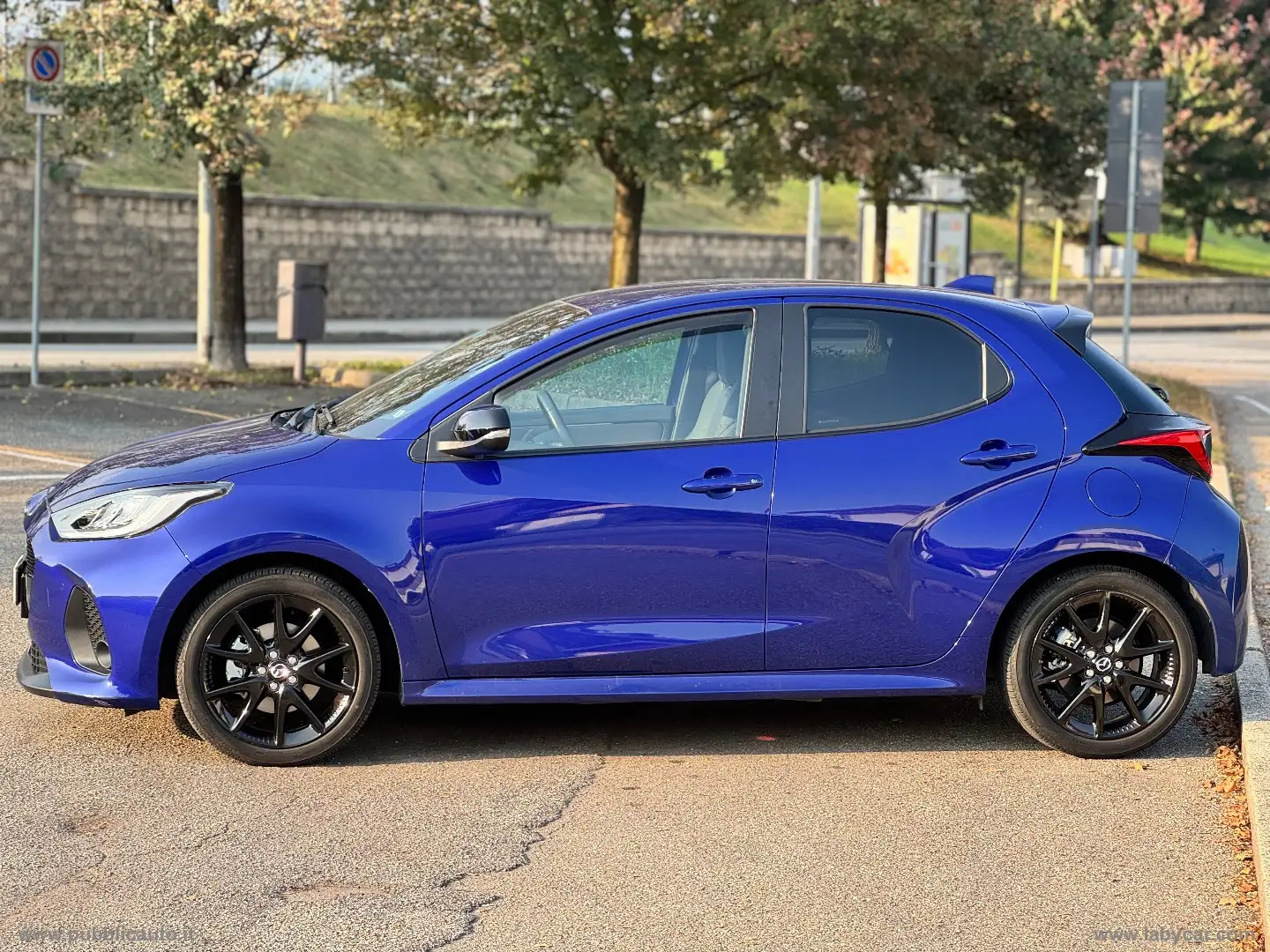Mazda 2 1.5 Full Hybrid VVT Homura Bleu - 2