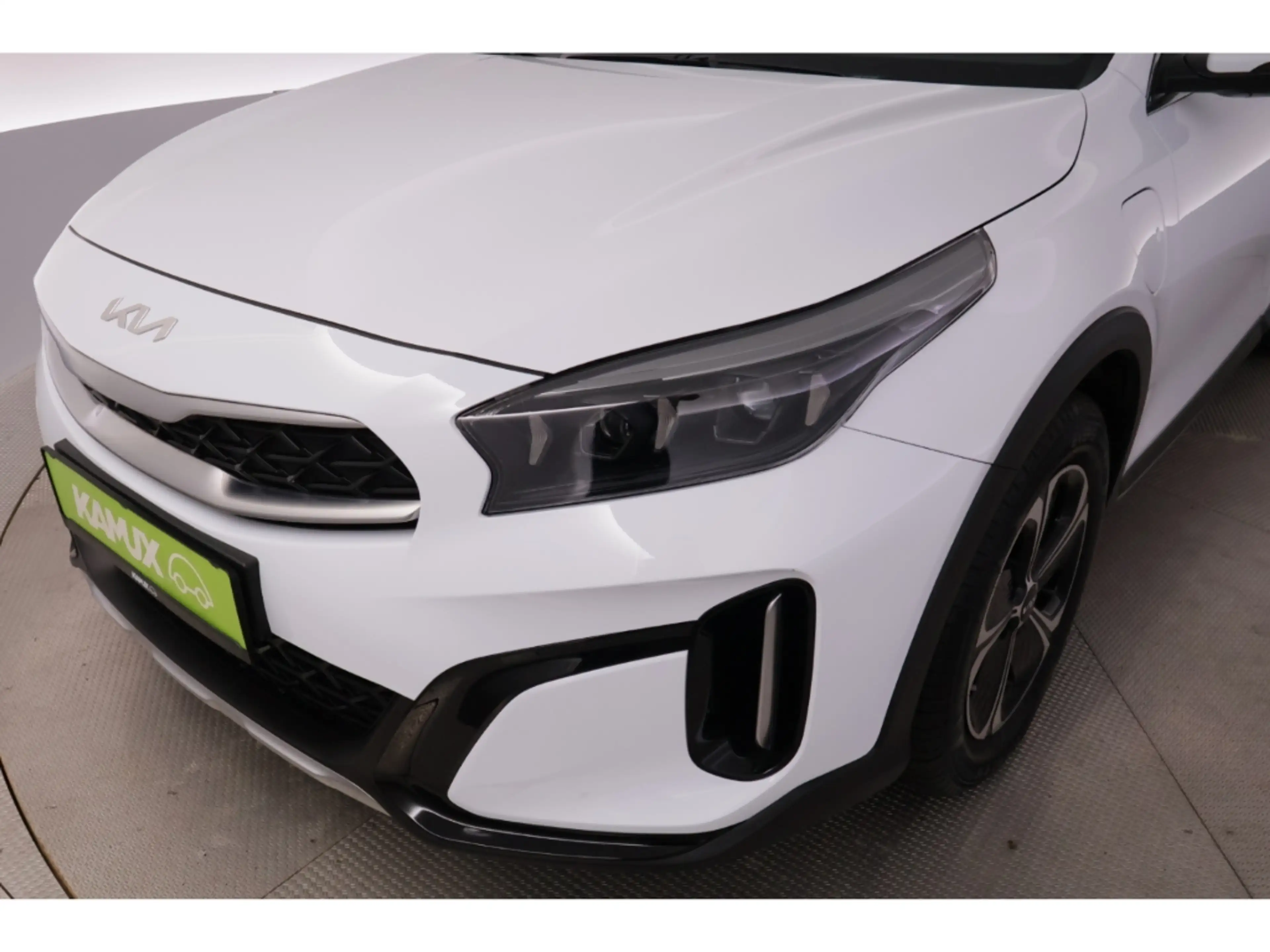 Kia XCeed 1.6T-GDI Aut.Vision+LED+CARPLAY+SHZ+KAMERA — photo 17