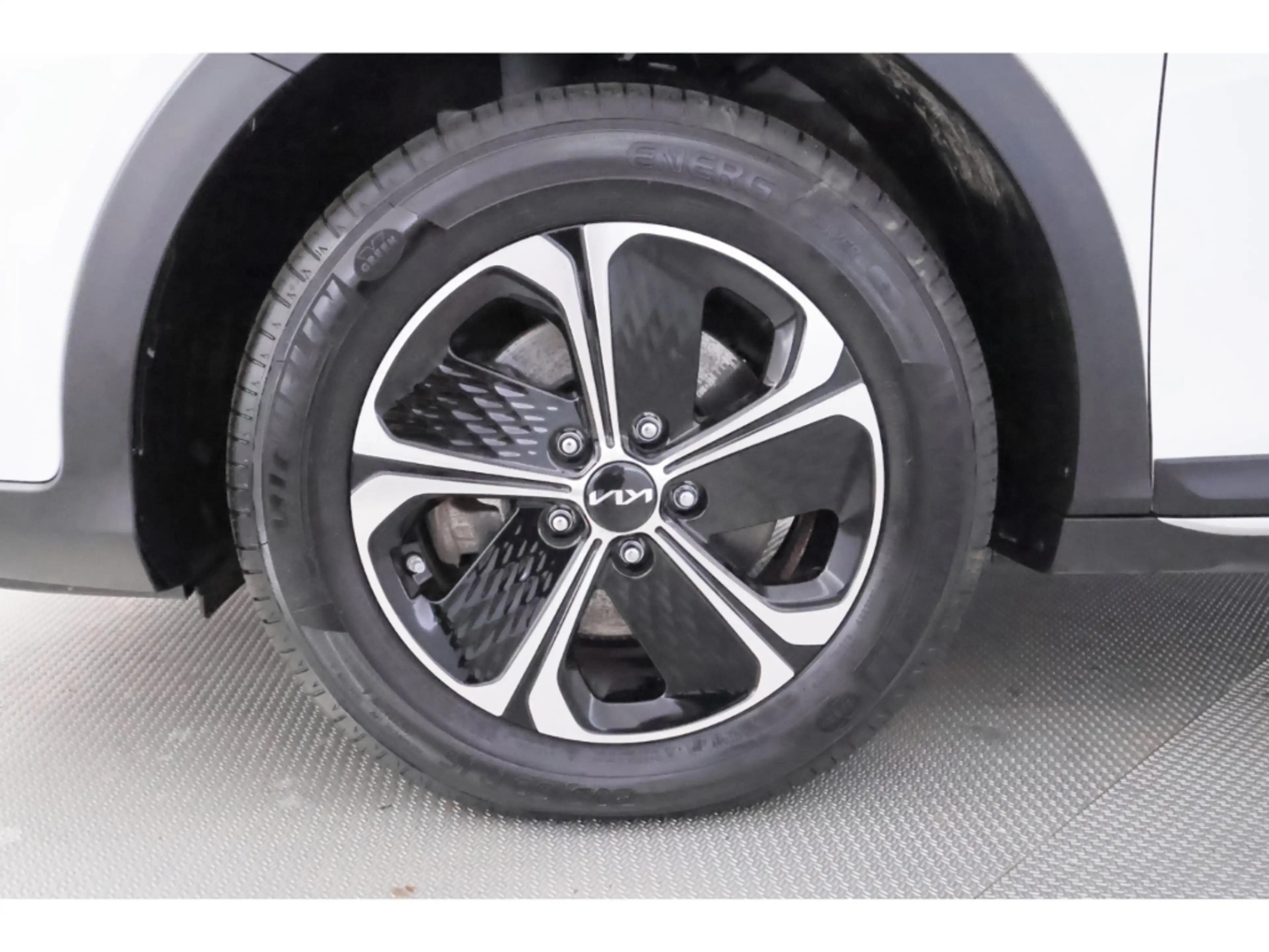 Kia XCeed 1.6T-GDI Aut.Vision+LED+CARPLAY+SHZ+KAMERA — photo 18