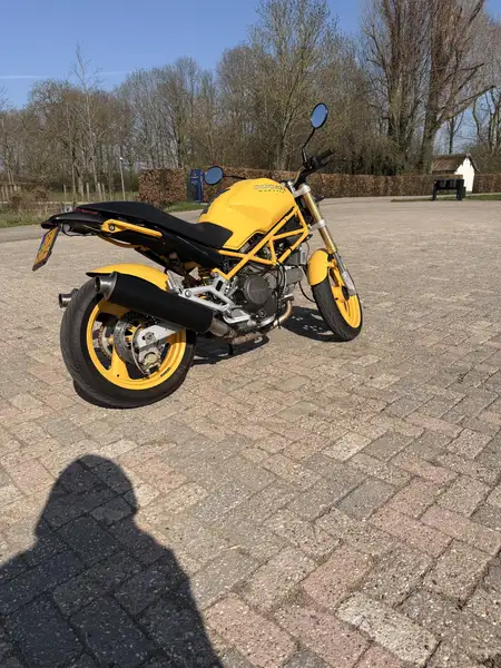 Ducati Monster 600 - foto 2