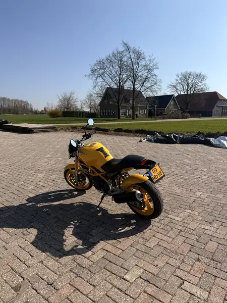 Ducati Monster 600 - foto 4